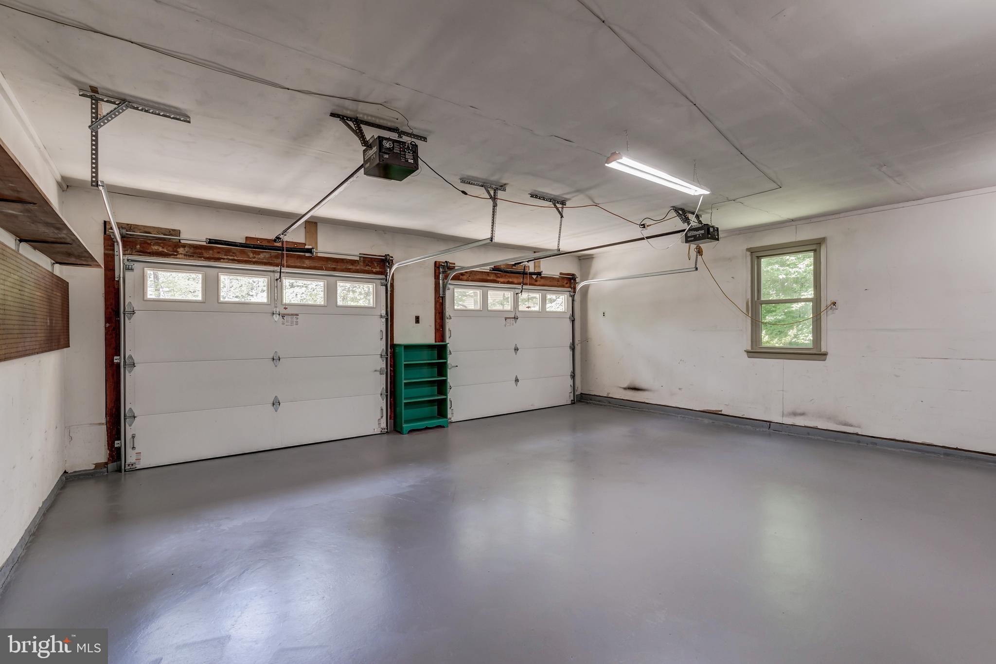 COUNTRY CLUB/LAKE MONTCLAIR - Residential