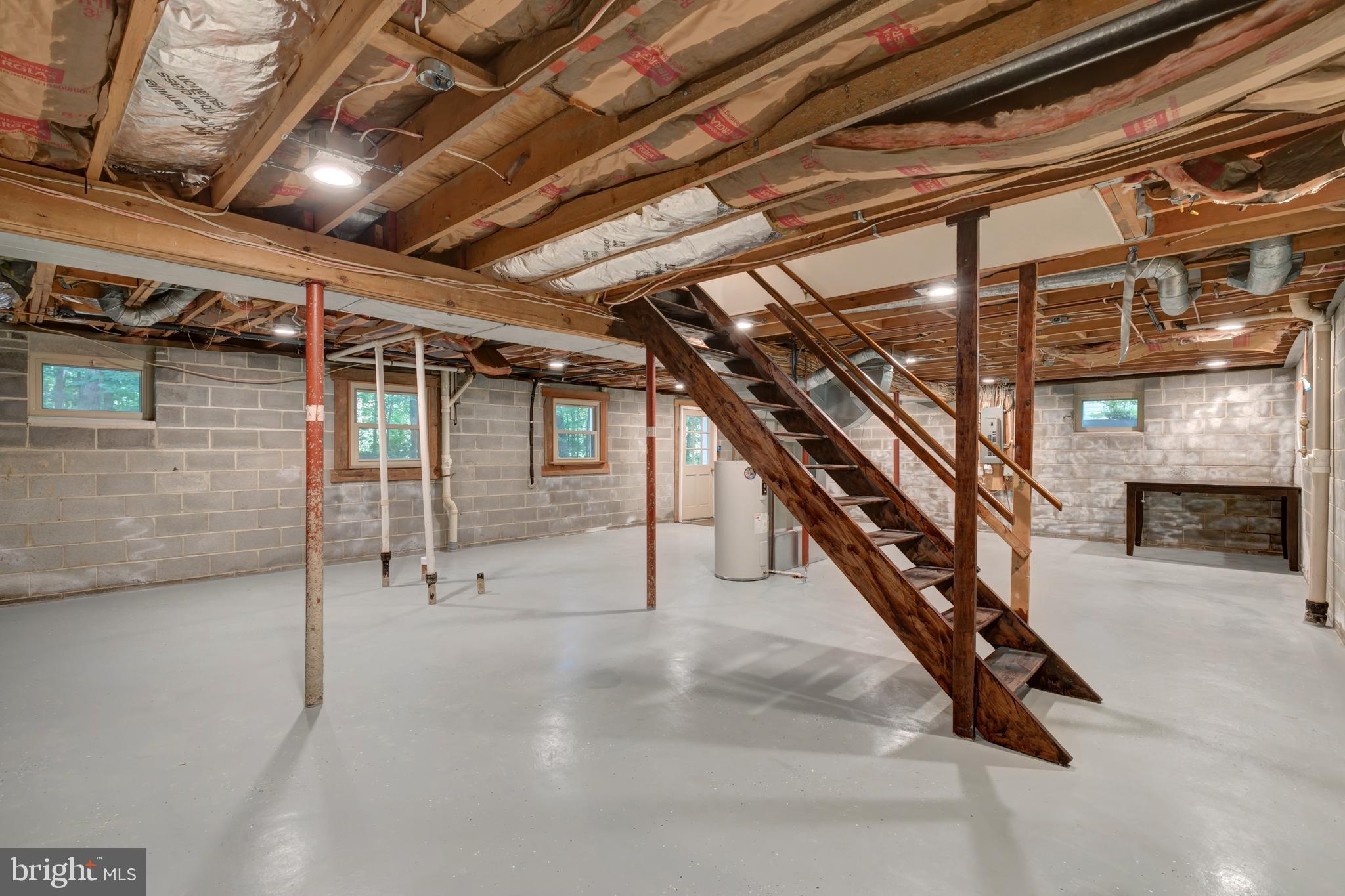 COUNTRY CLUB/LAKE MONTCLAIR - Residential