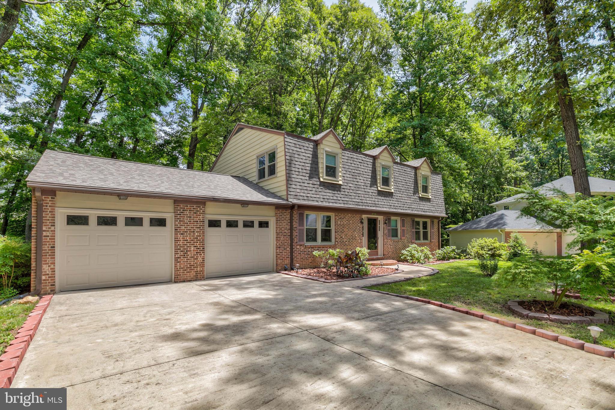 COUNTRY CLUB/LAKE MONTCLAIR - Residential