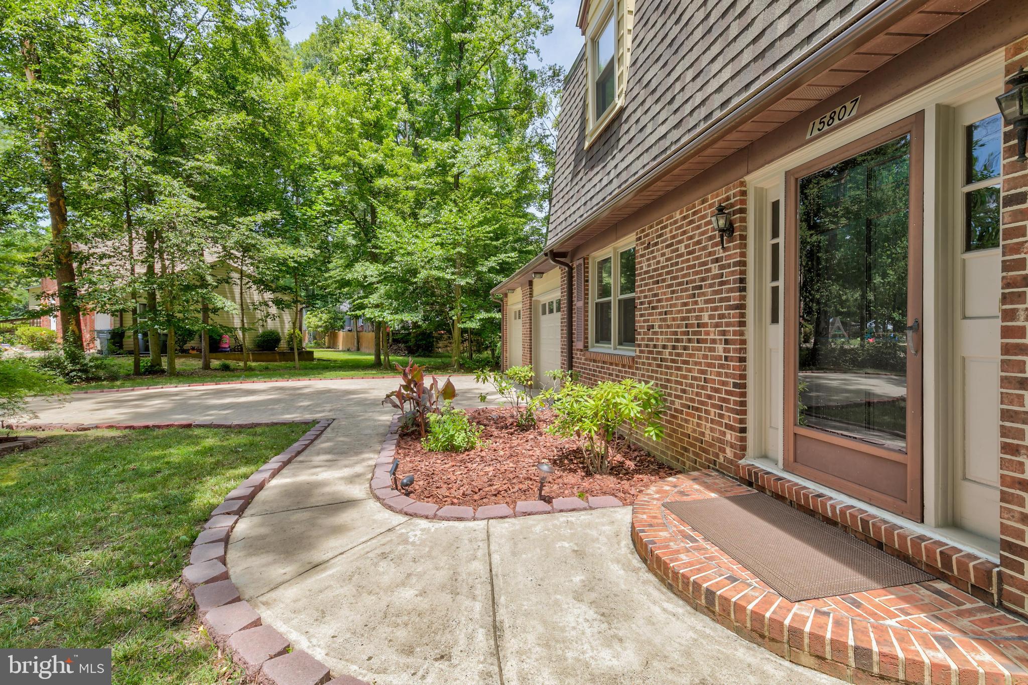 COUNTRY CLUB/LAKE MONTCLAIR - Residential