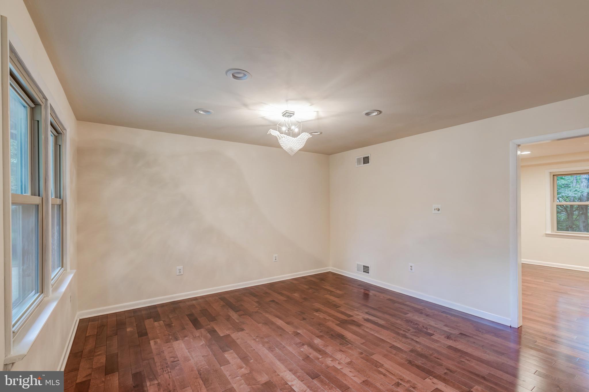 COUNTRY CLUB/LAKE MONTCLAIR - Residential