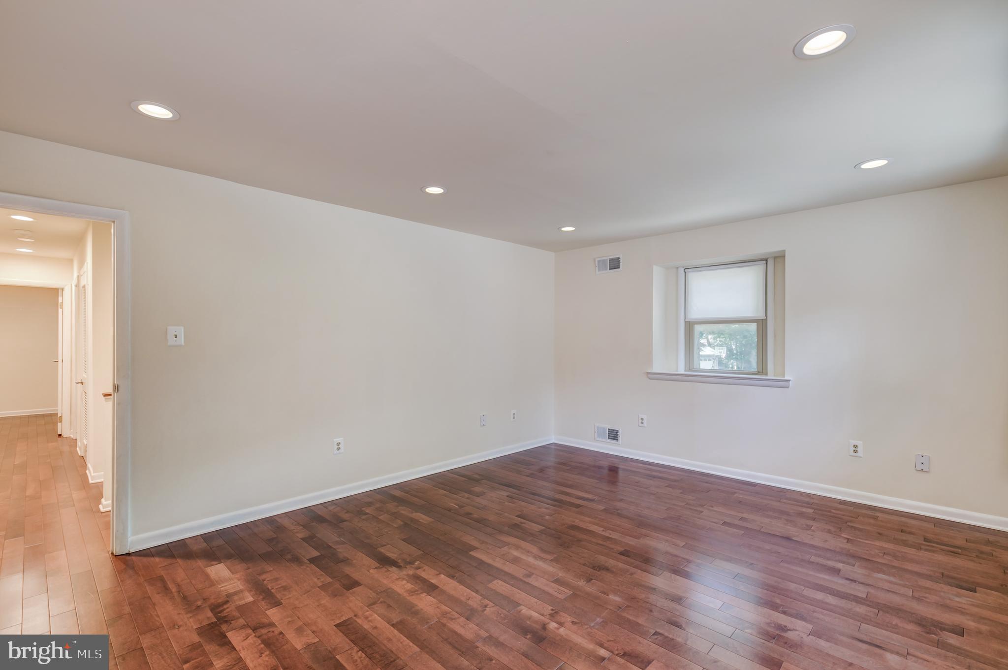 COUNTRY CLUB/LAKE MONTCLAIR - Residential