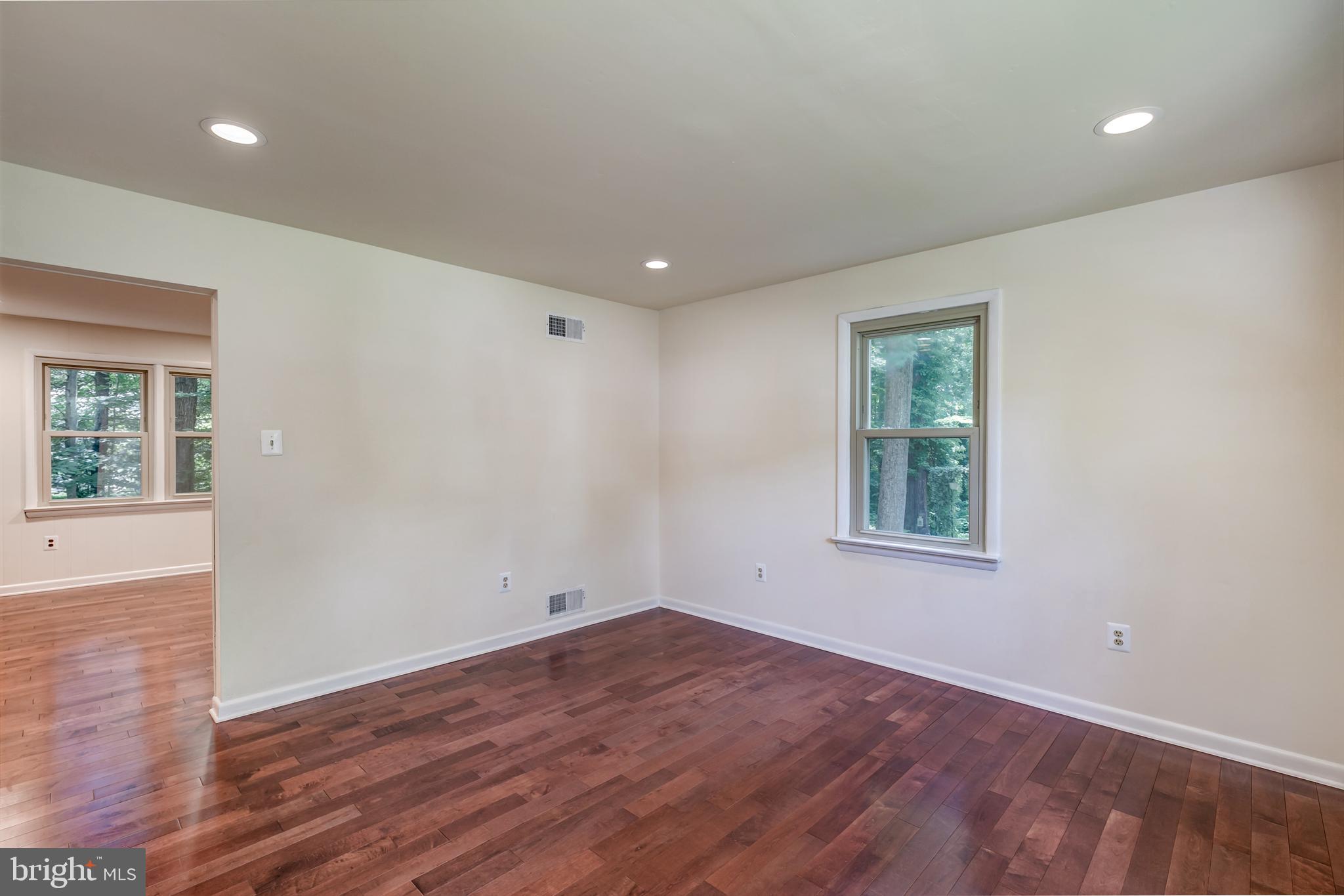 COUNTRY CLUB/LAKE MONTCLAIR - Residential