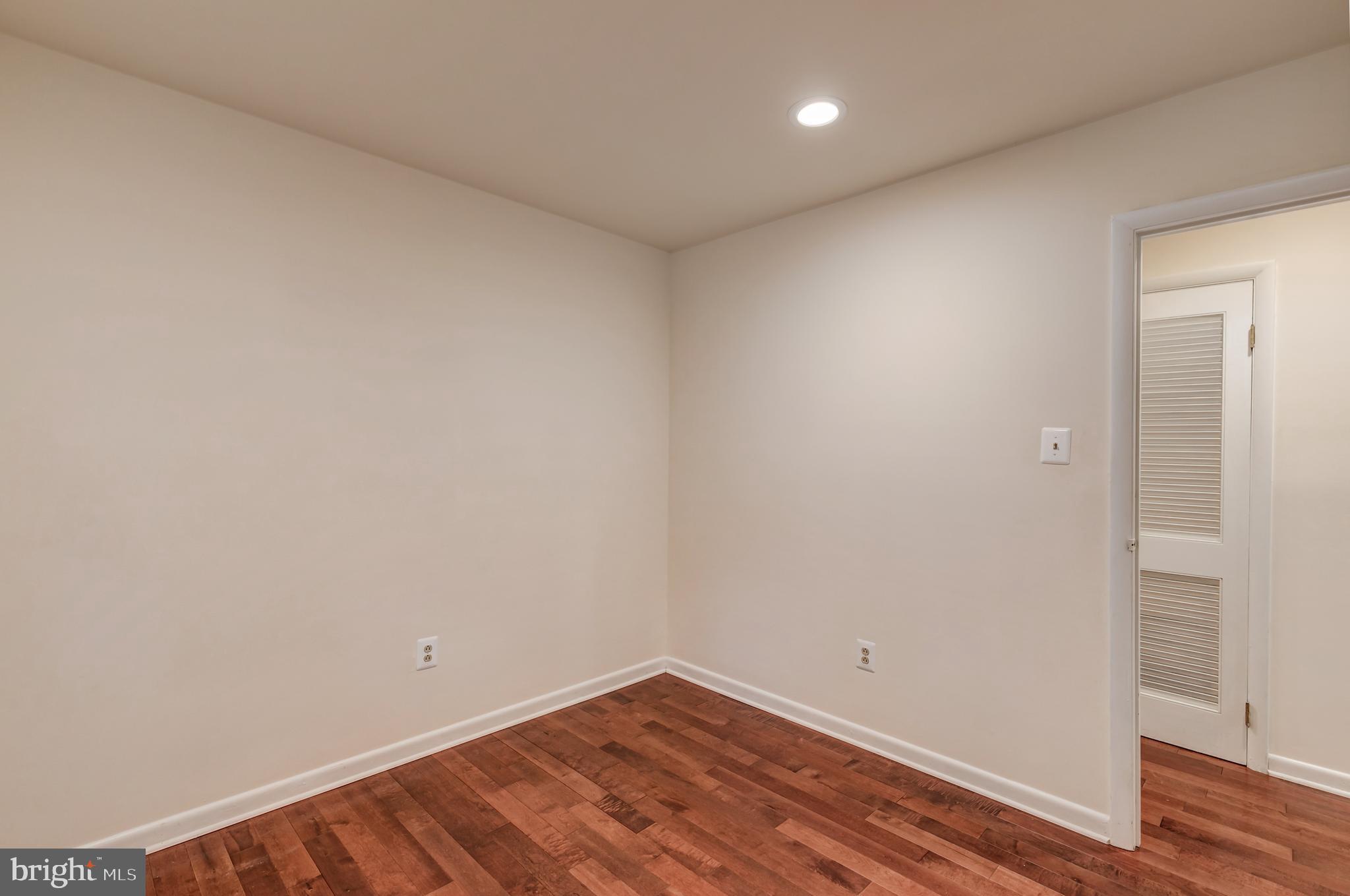 COUNTRY CLUB/LAKE MONTCLAIR - Residential