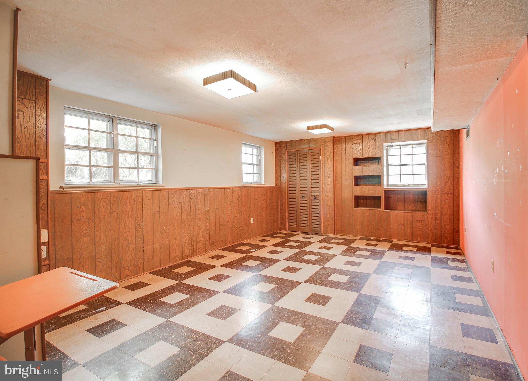 WOODBRIDGE VALLEY - Residential