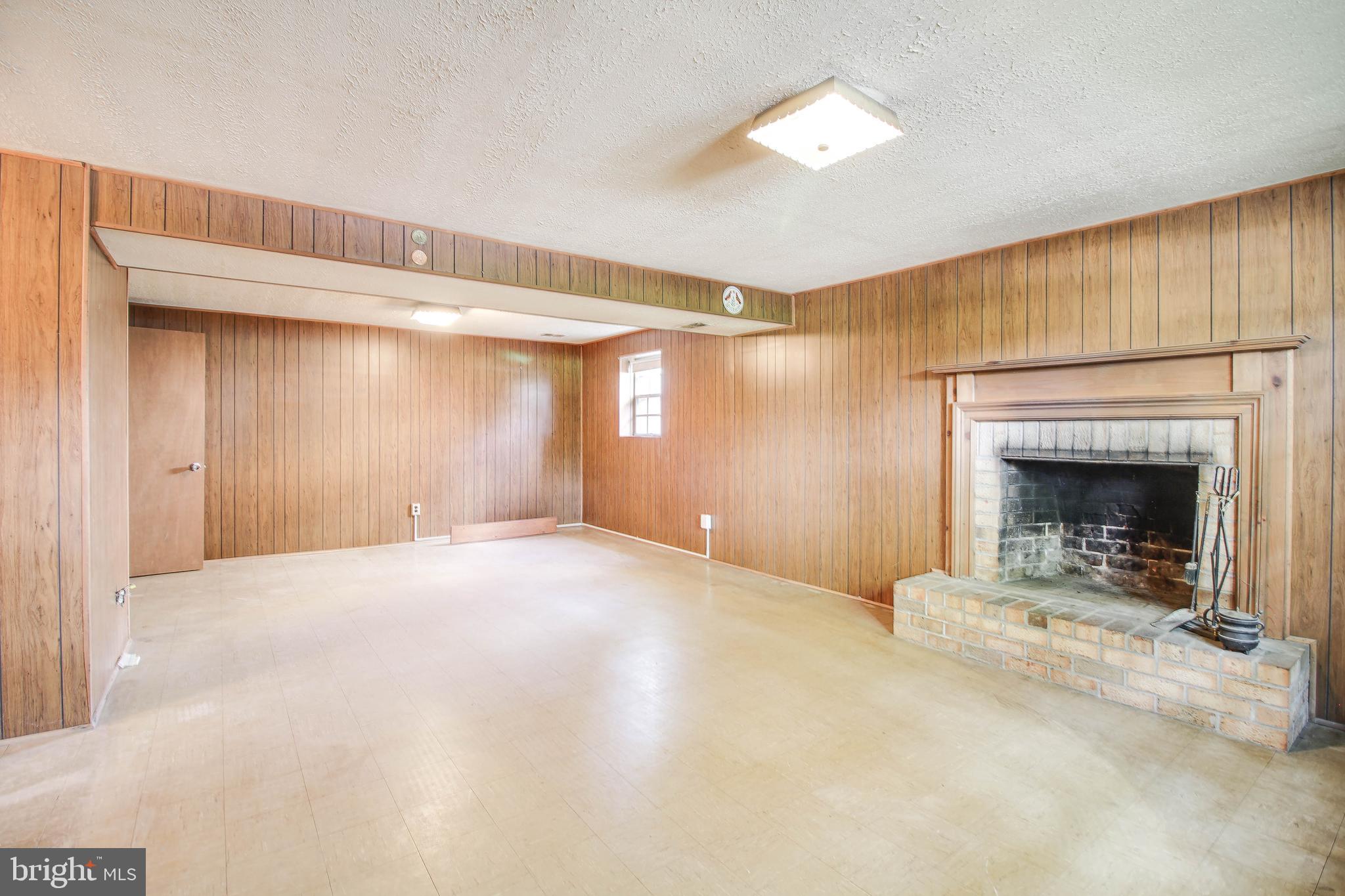 WOODBRIDGE VALLEY - Residential