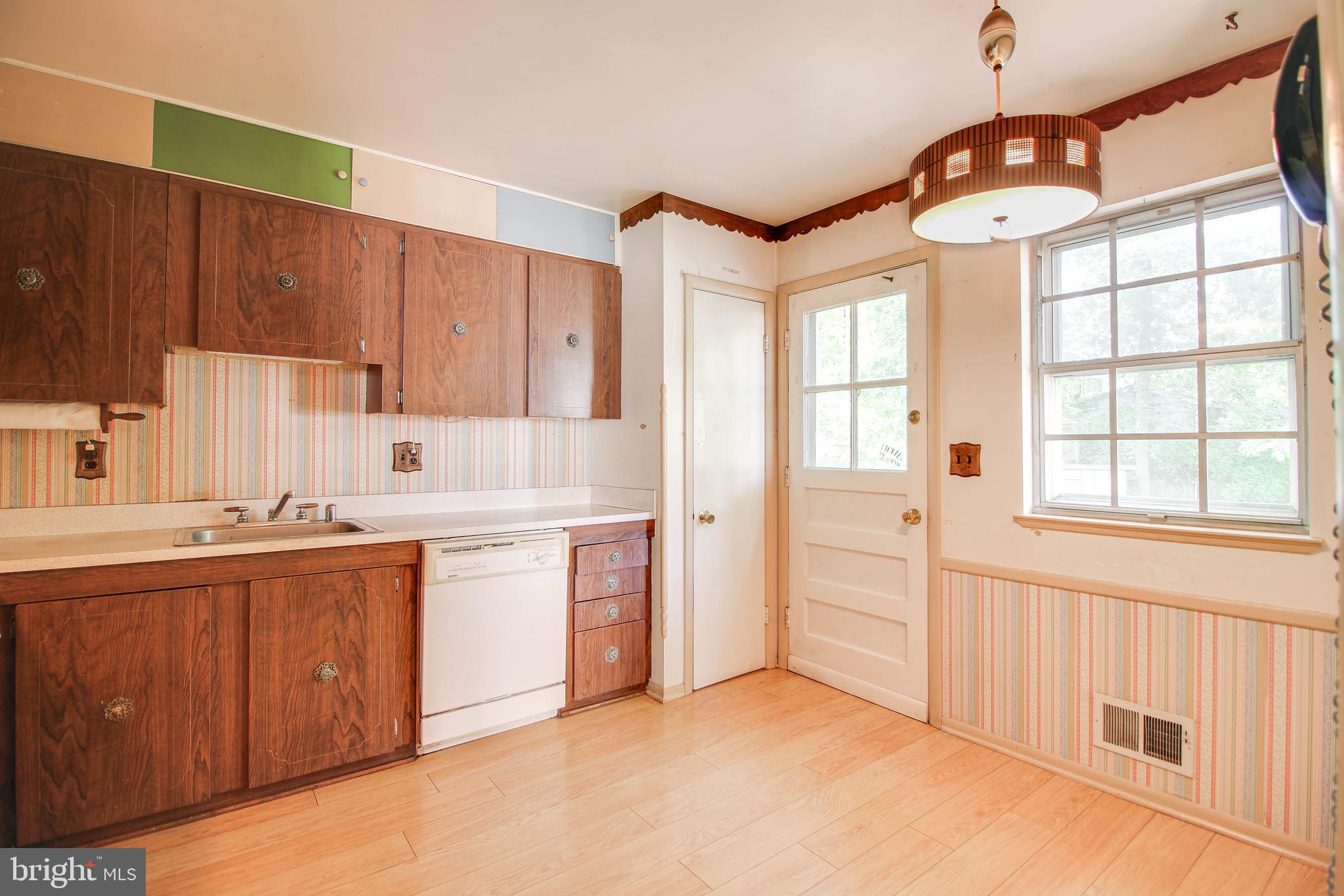 WOODBRIDGE VALLEY - Residential