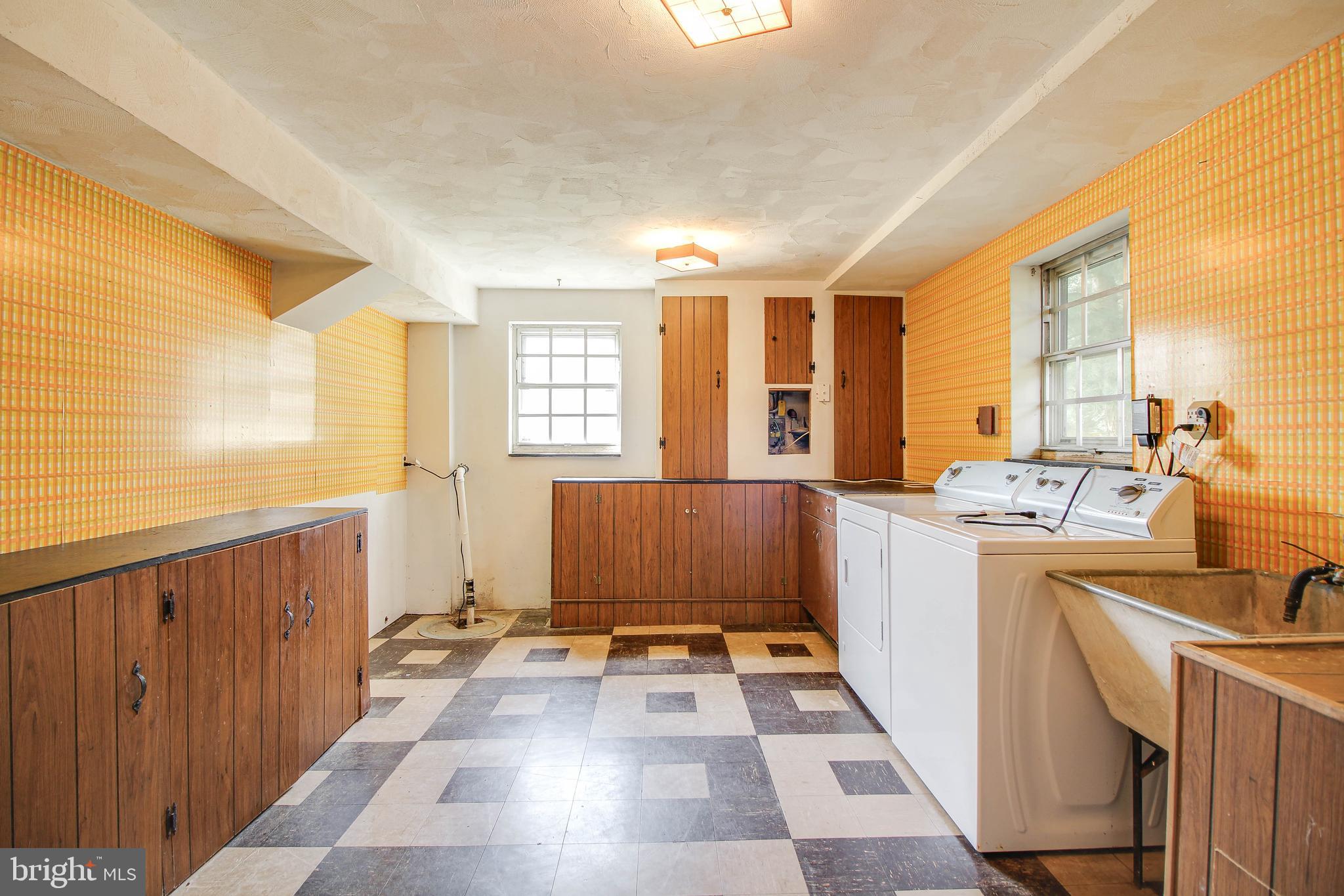 WOODBRIDGE VALLEY - Residential