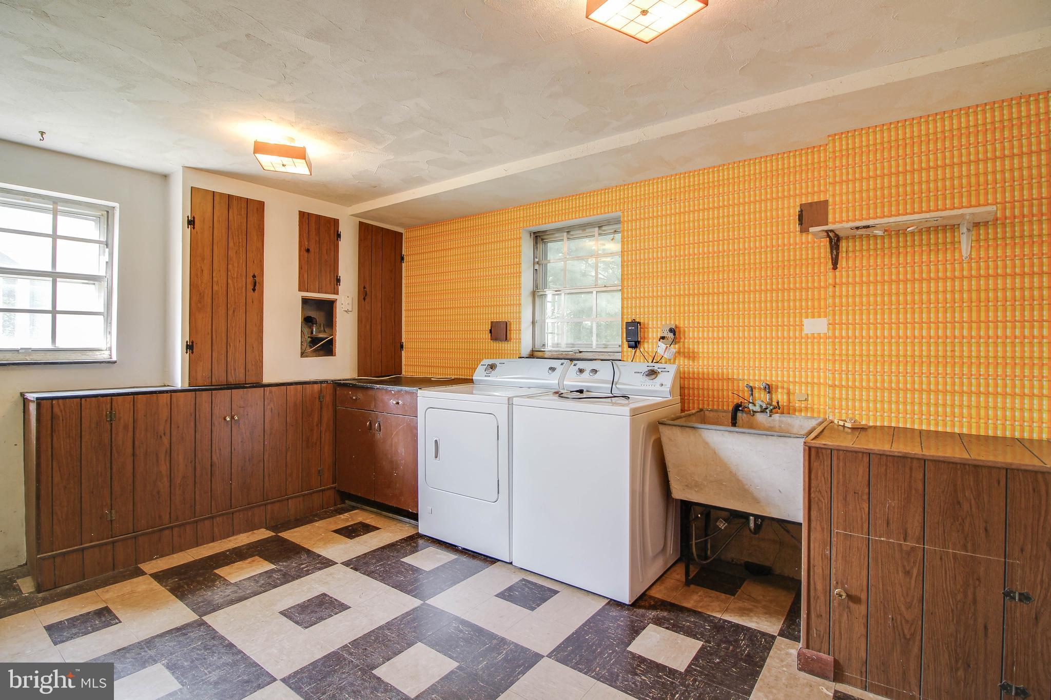 WOODBRIDGE VALLEY - Residential