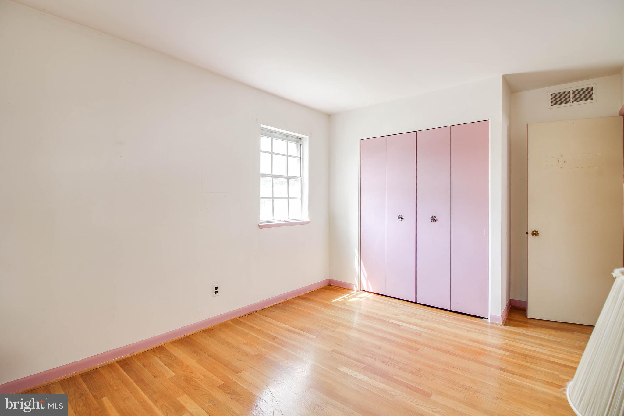 WOODBRIDGE VALLEY - Residential