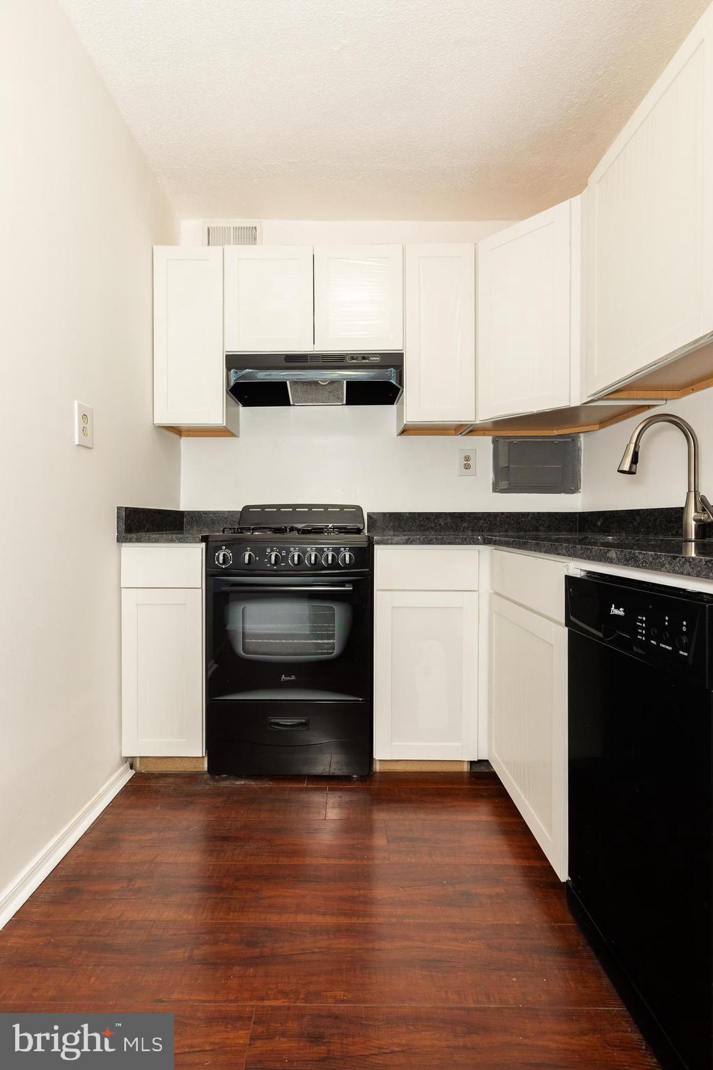 THE CARLTON - Residential