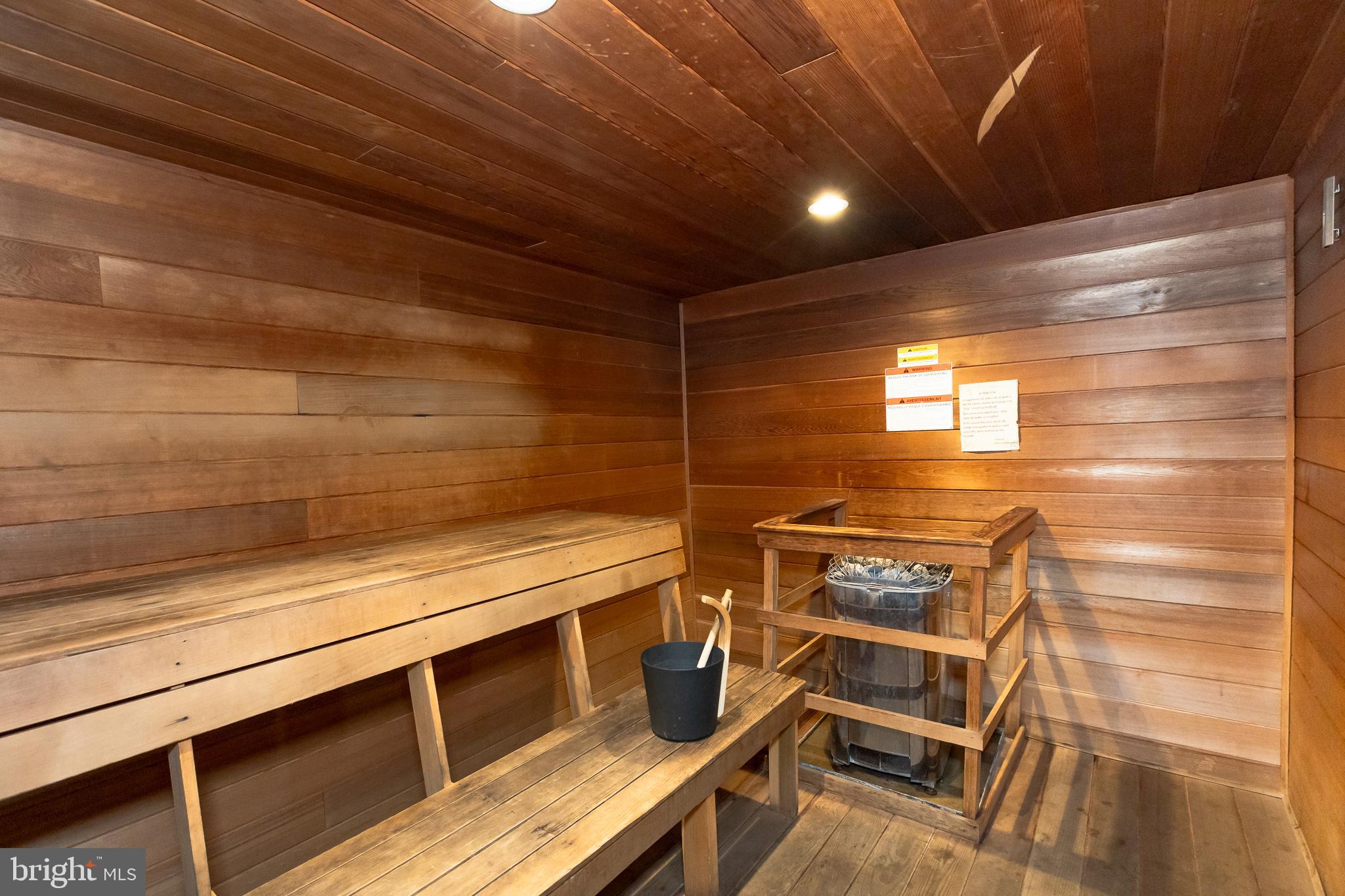 THE CARLTON - Residential