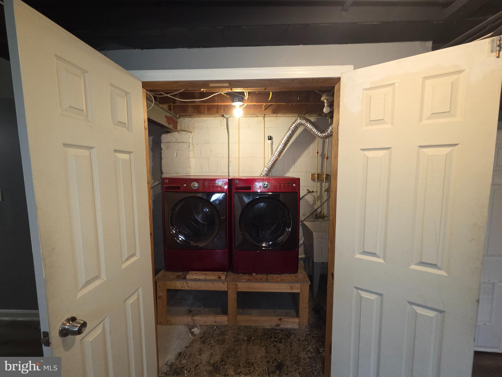 EDMONDSON PARK - Residential Lease