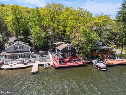 36 S LAKE DRIVE LAKE HARMONY PA 18624