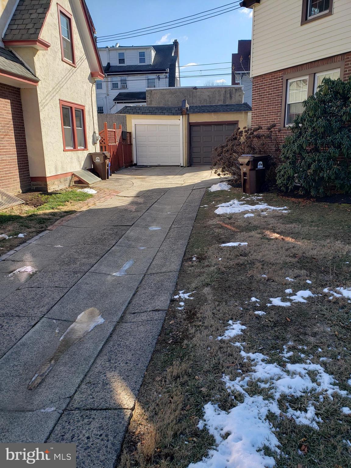 GLADSTONE MANOR - Residential