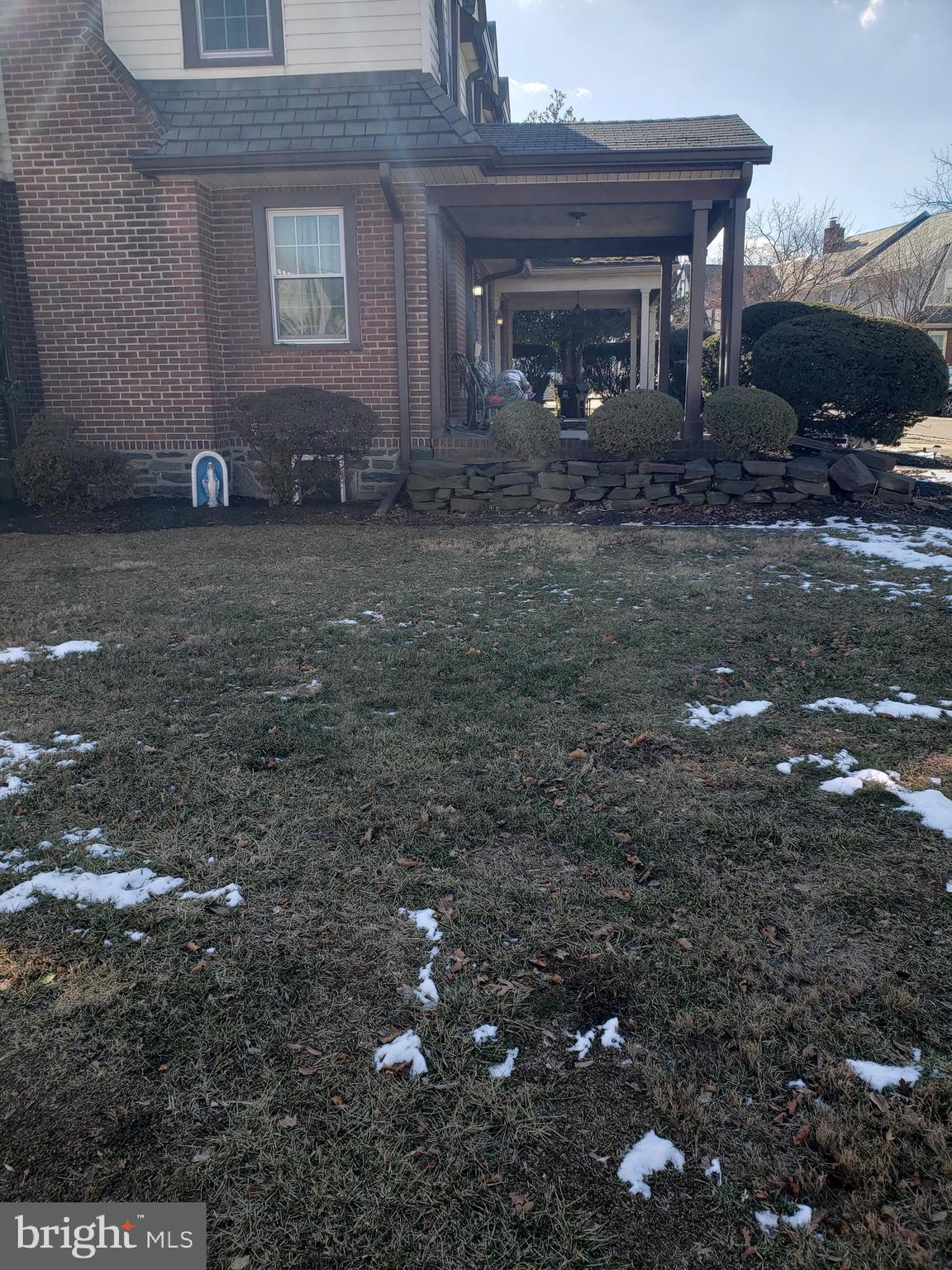 GLADSTONE MANOR - Residential