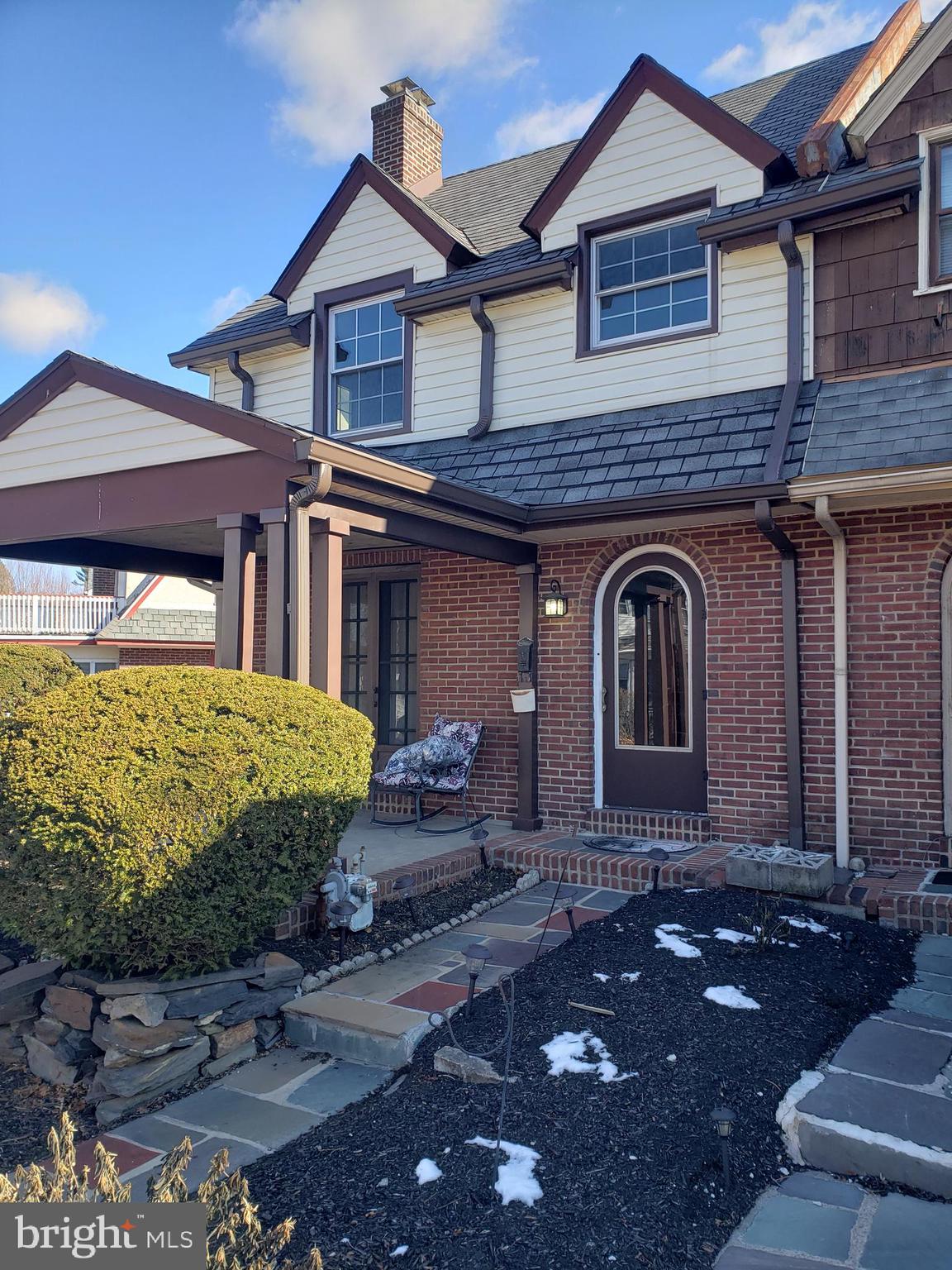 GLADSTONE MANOR - Residential