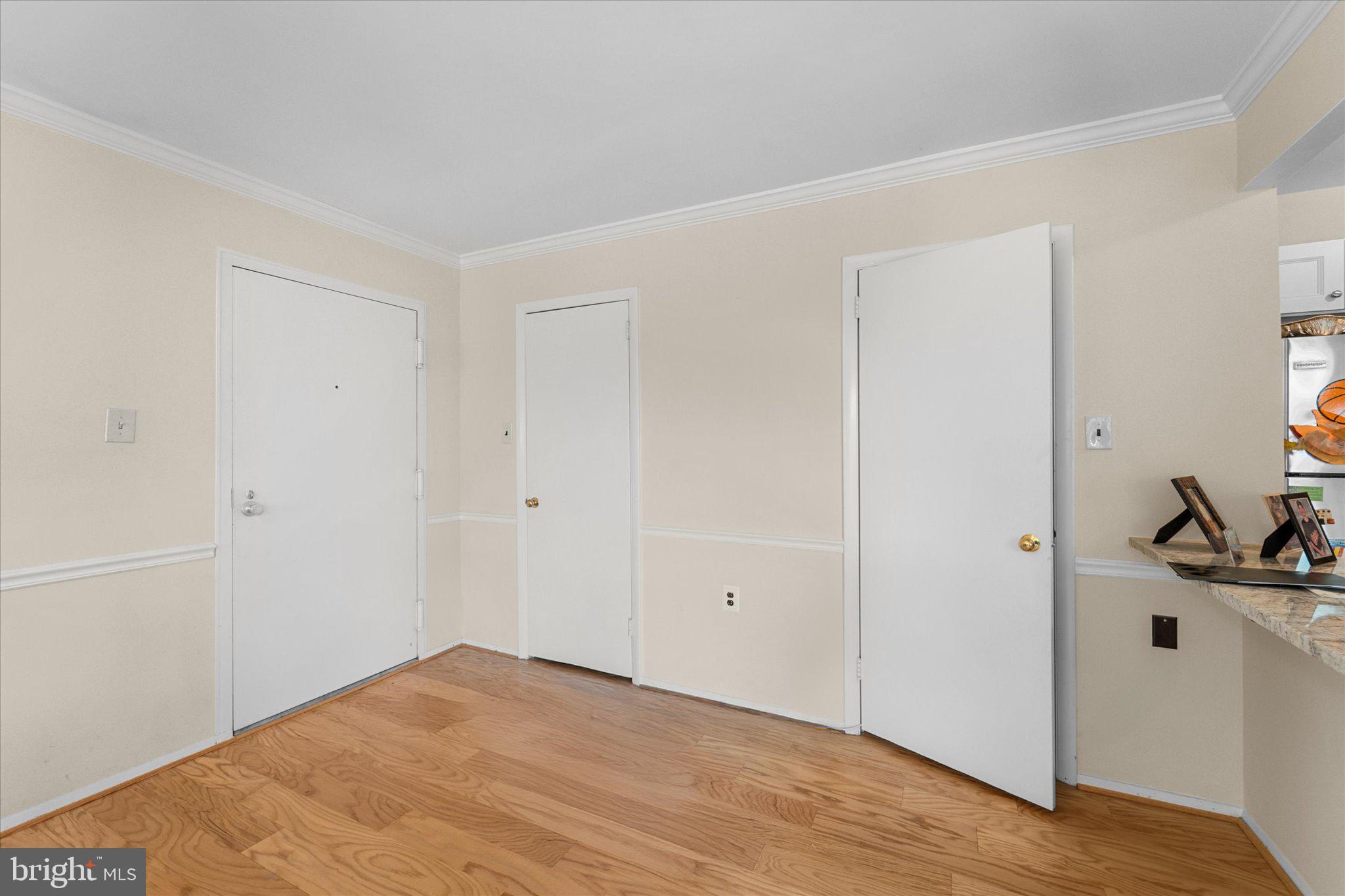 COUNTRY CLUB GREEN - Residential