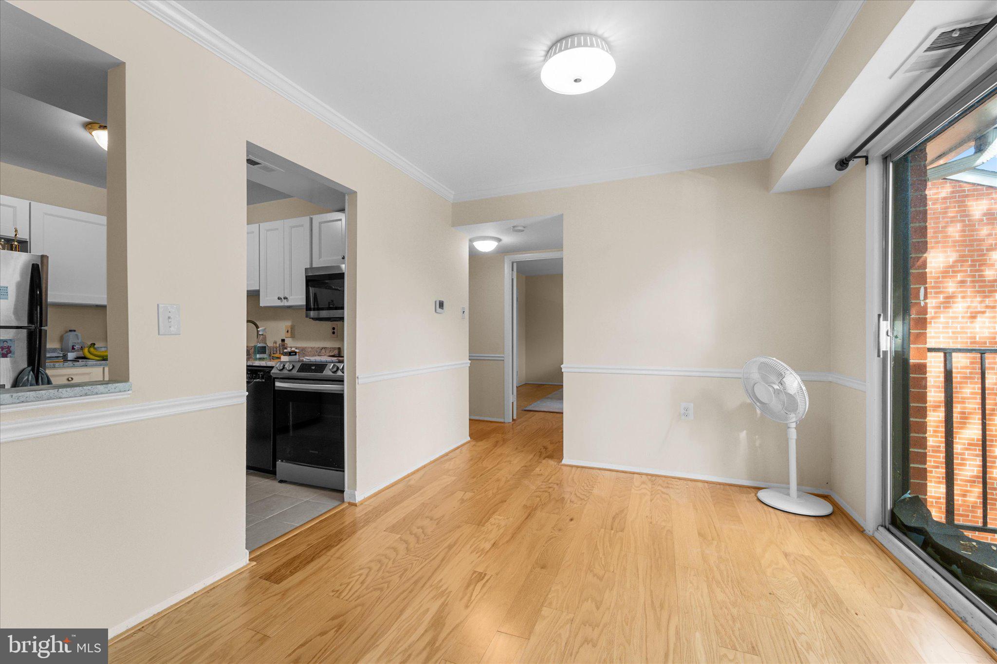 COUNTRY CLUB GREEN - Residential