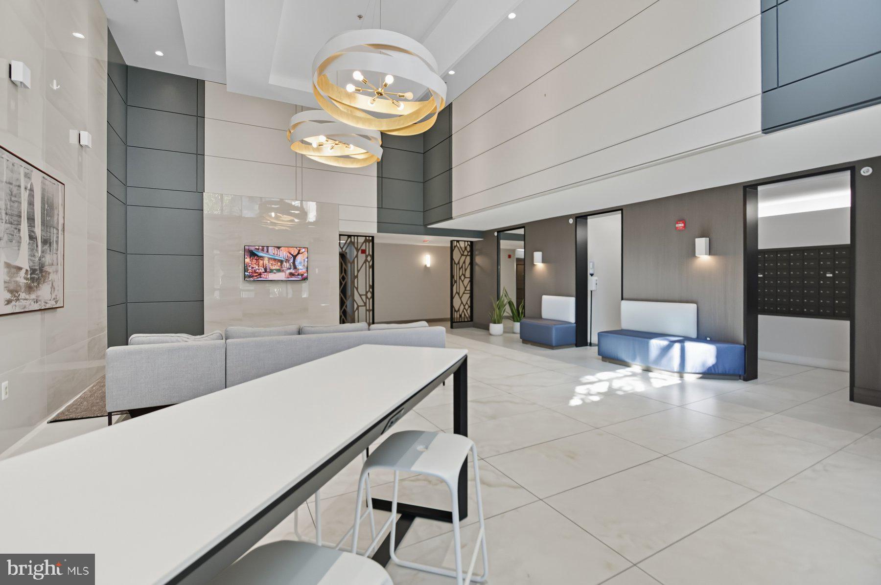 CRESCENT PLAZA - Residential