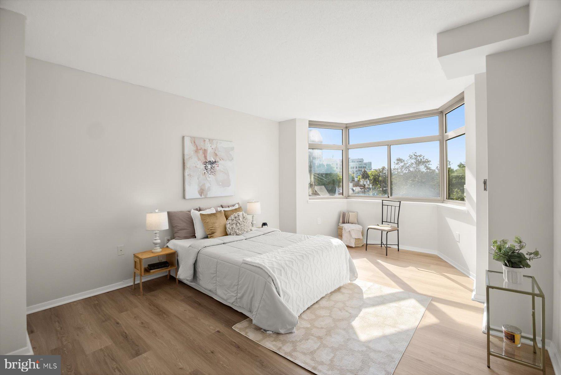 CRESCENT PLAZA - Residential