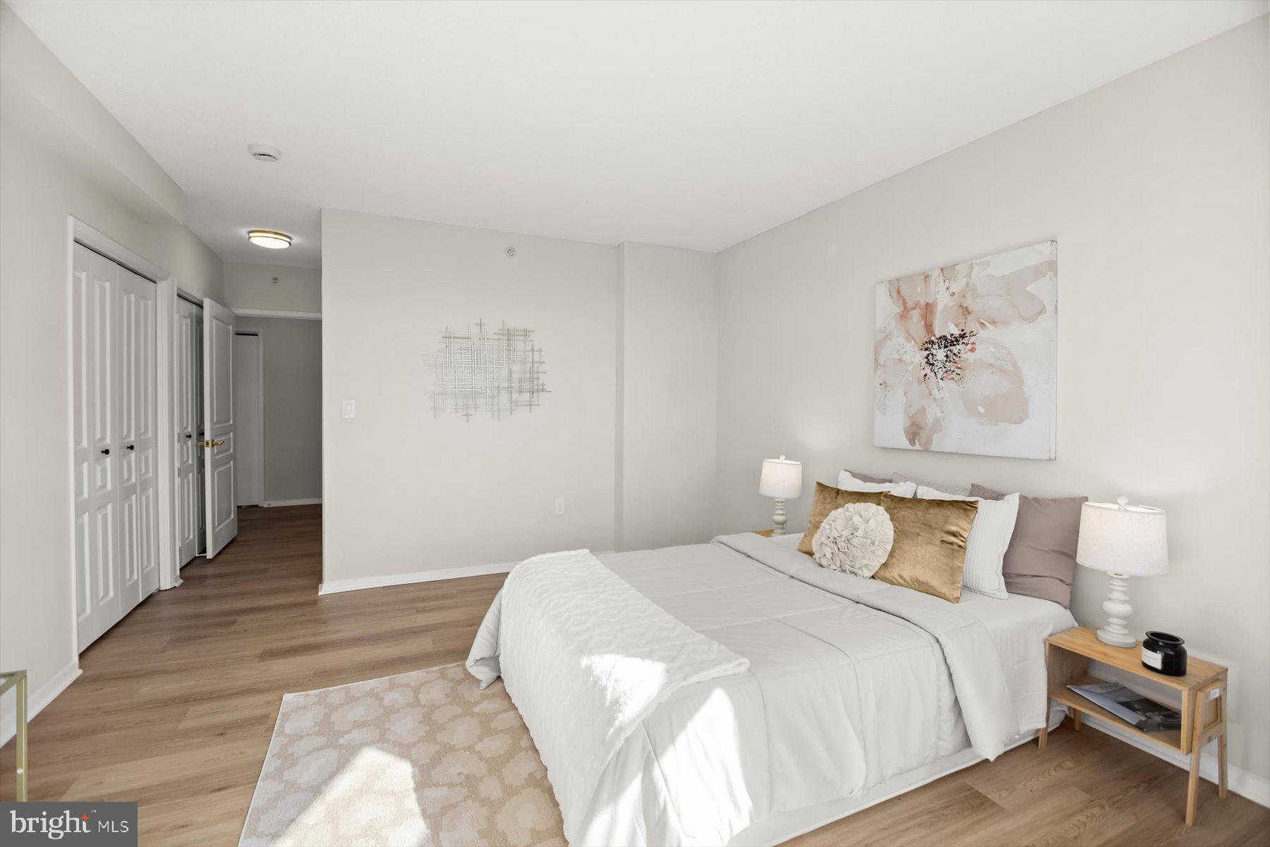 CRESCENT PLAZA - Residential