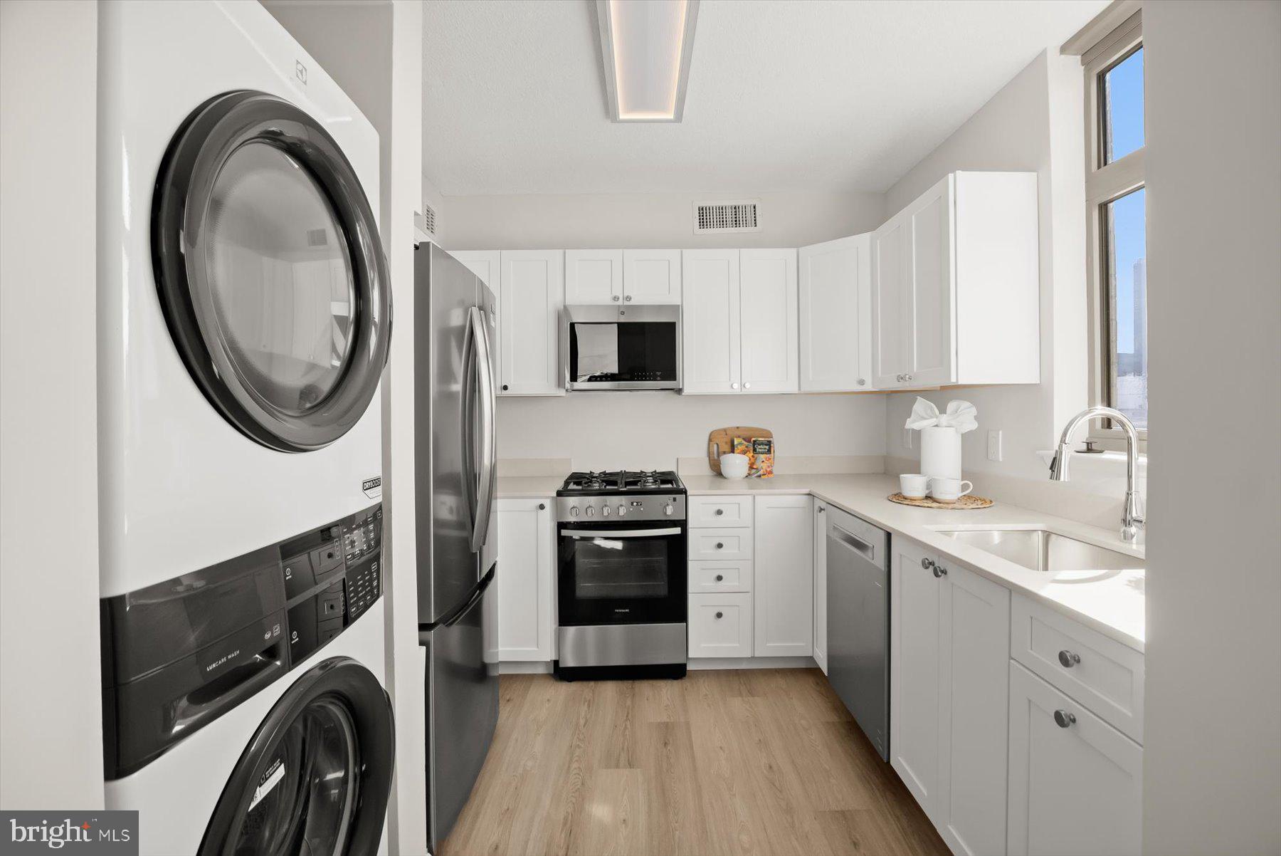 CRESCENT PLAZA - Residential