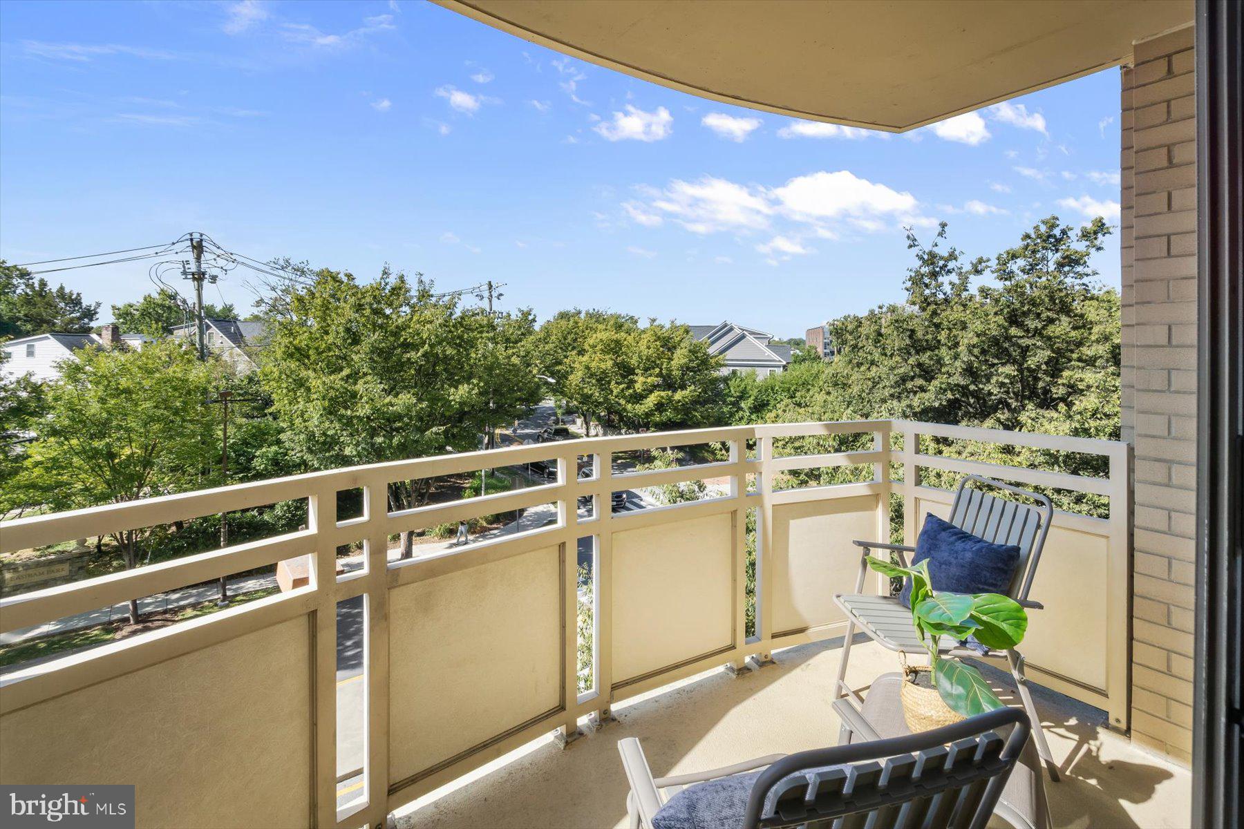 CRESCENT PLAZA - Residential