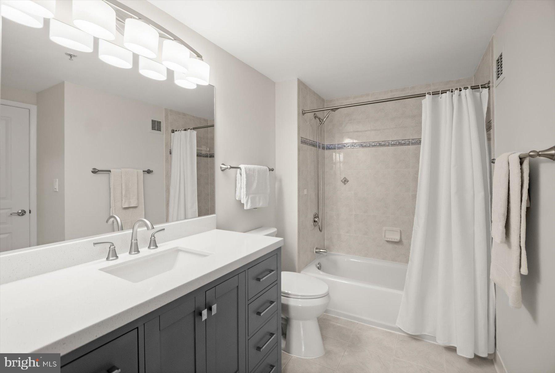 CRESCENT PLAZA - Residential