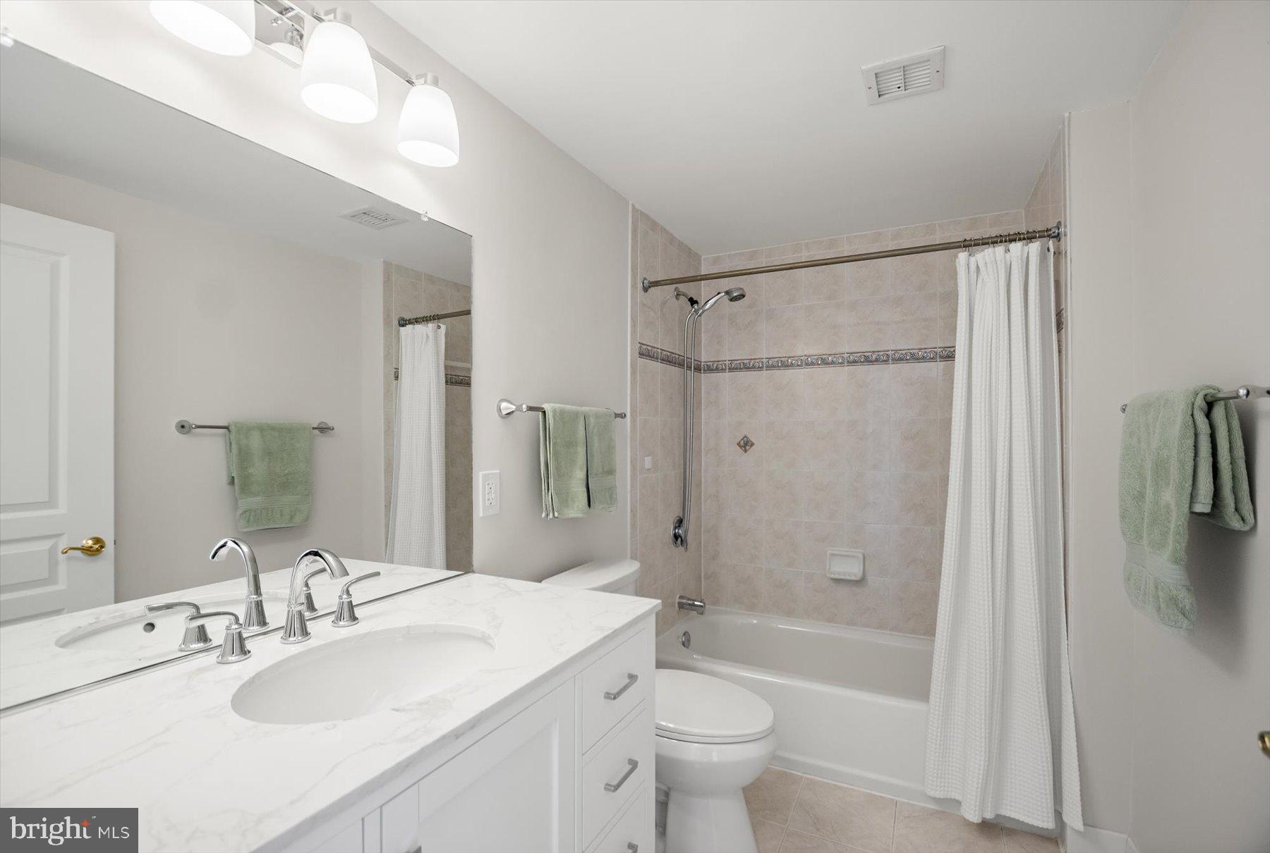 CRESCENT PLAZA - Residential