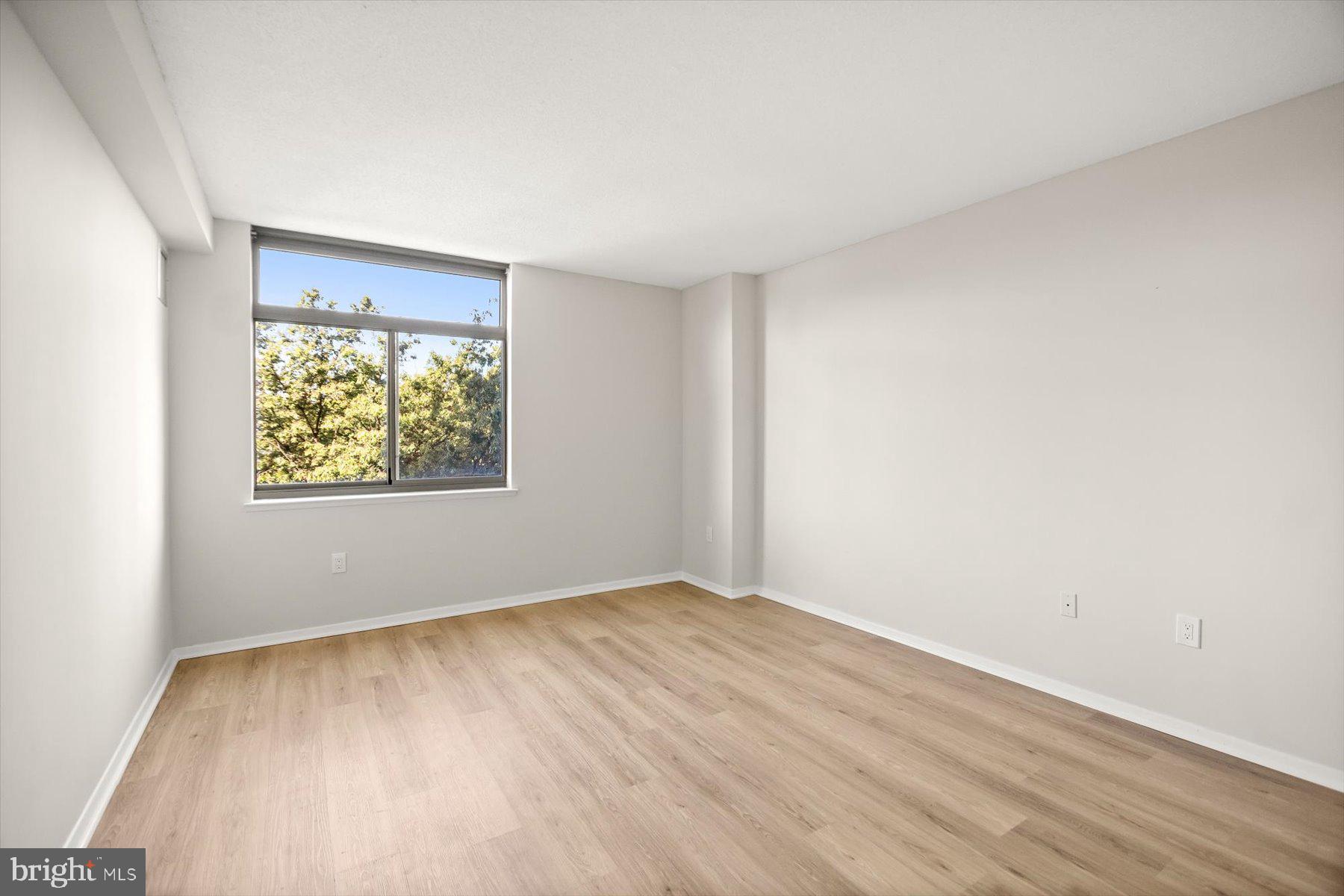 CRESCENT PLAZA - Residential