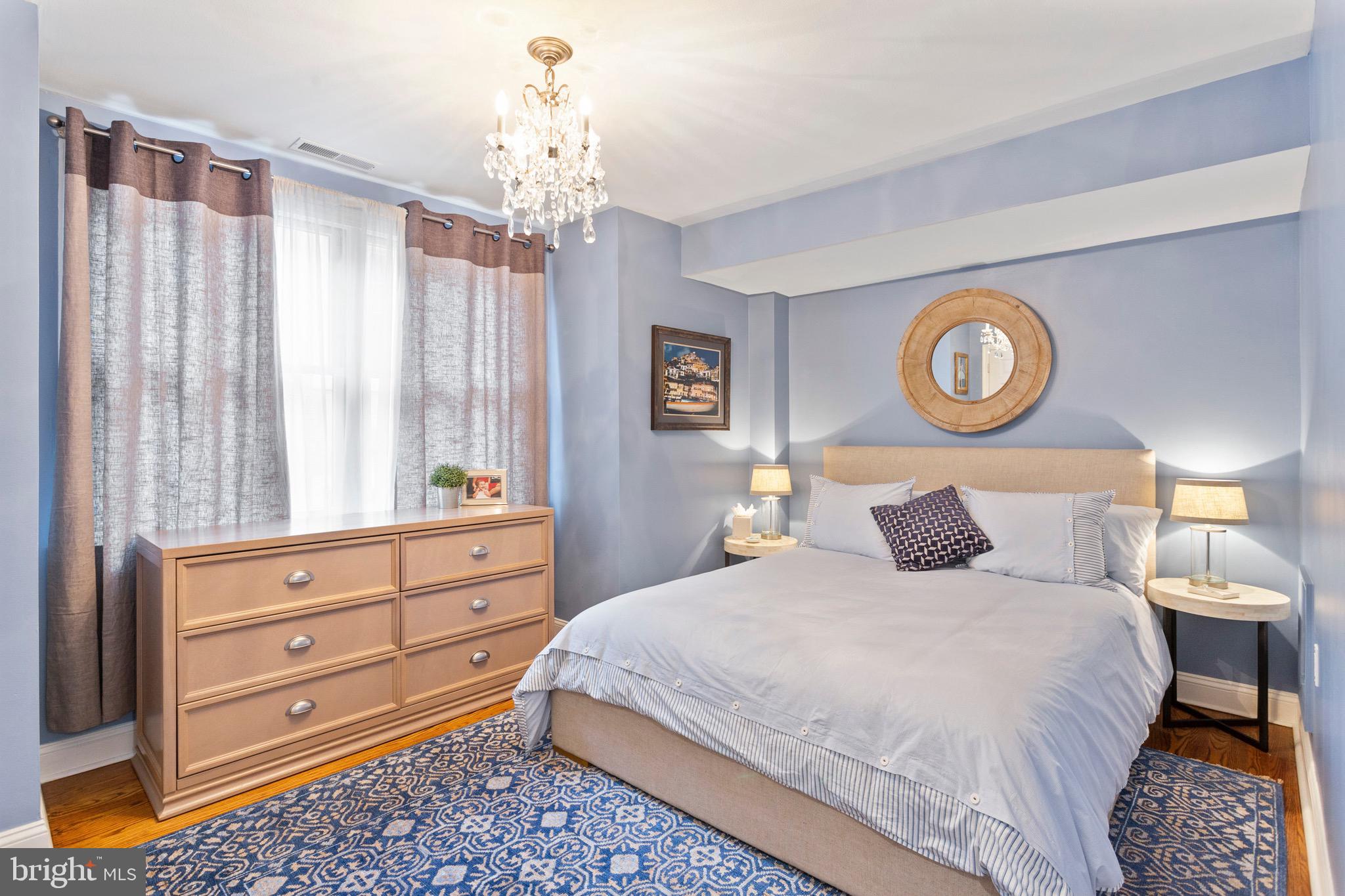 SOCIETY HILL - Residential