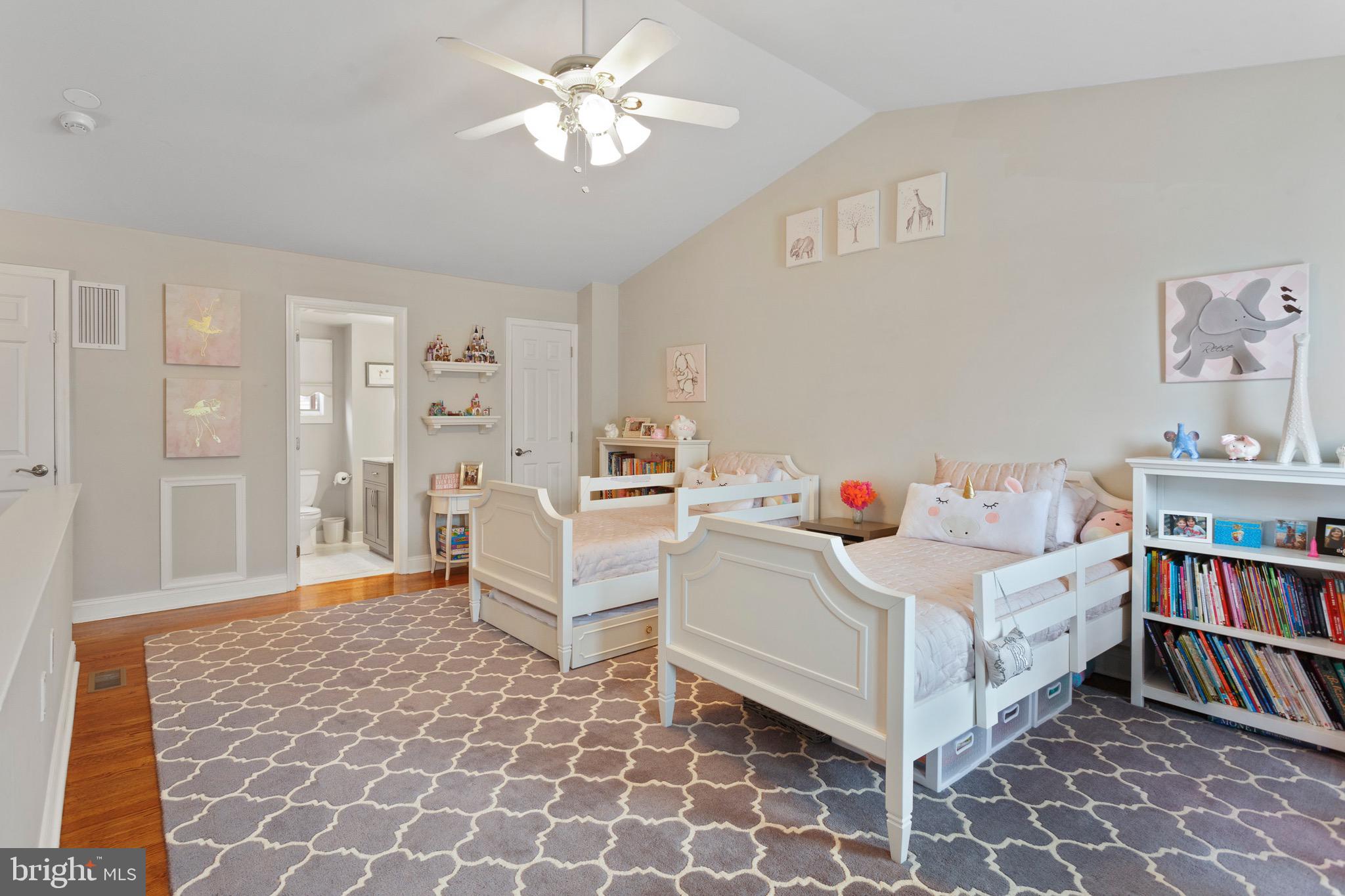 SOCIETY HILL - Residential