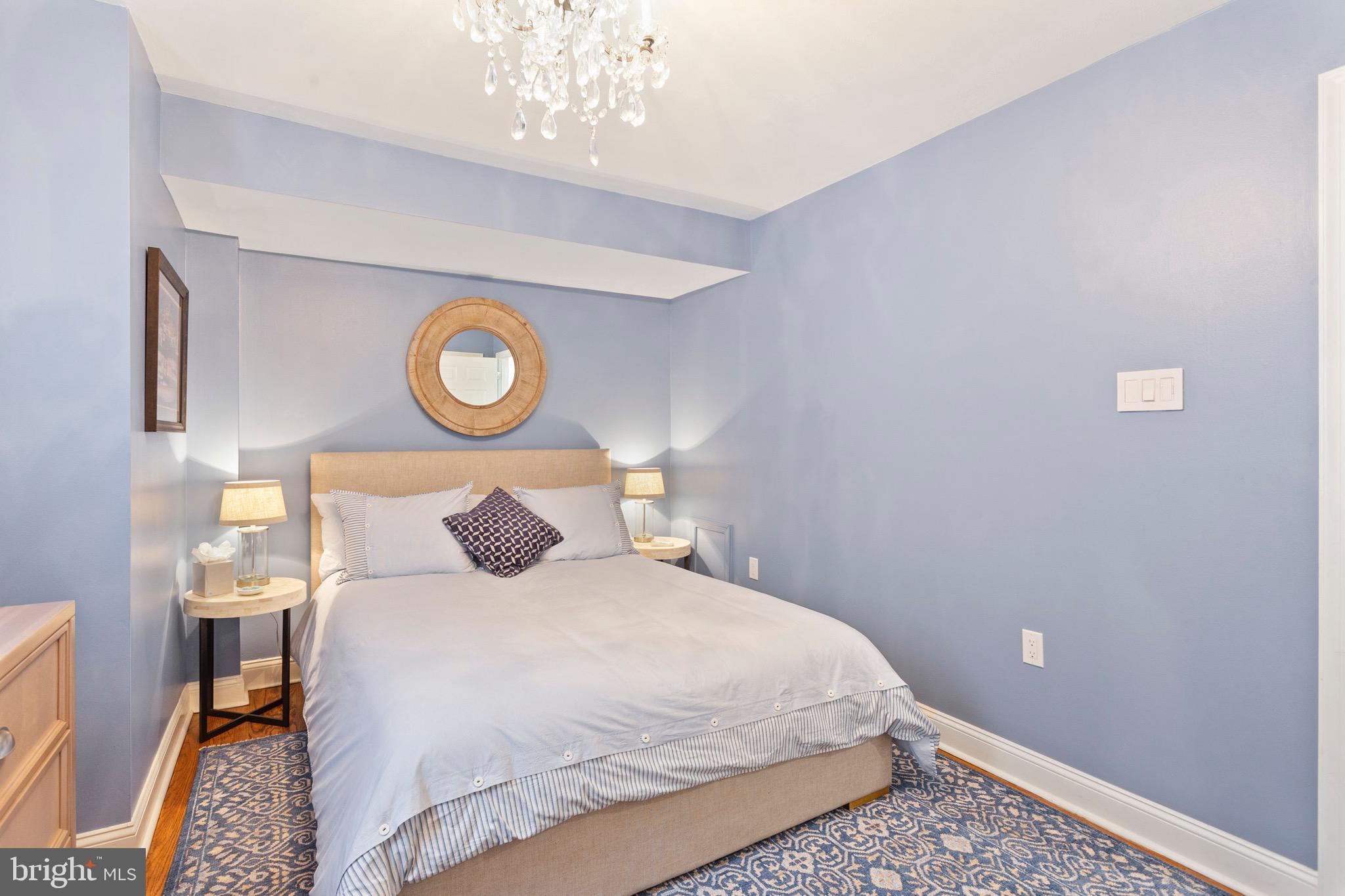 SOCIETY HILL - Residential