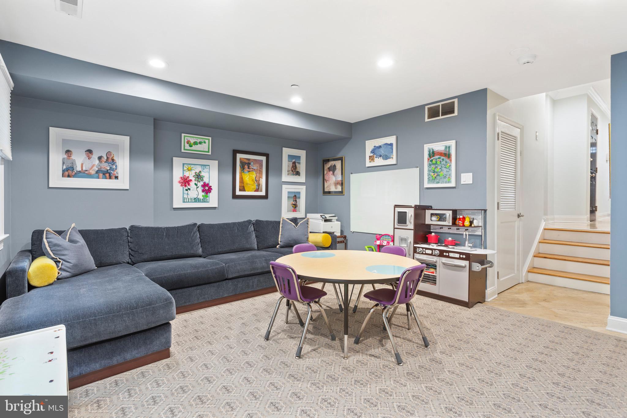 SOCIETY HILL - Residential