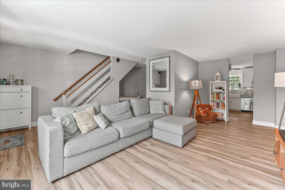 161 CAMBRIDGE CIRCLE 77