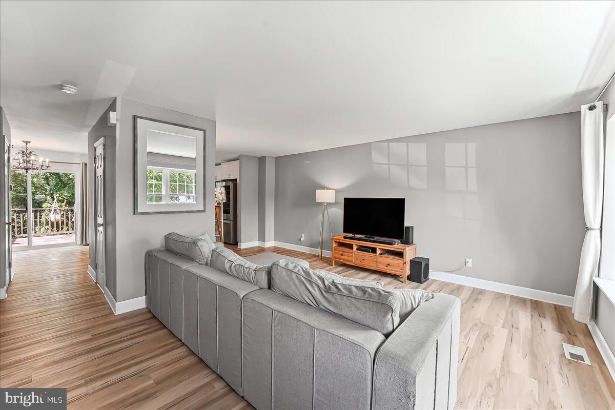 161 CAMBRIDGE CIRCLE 77