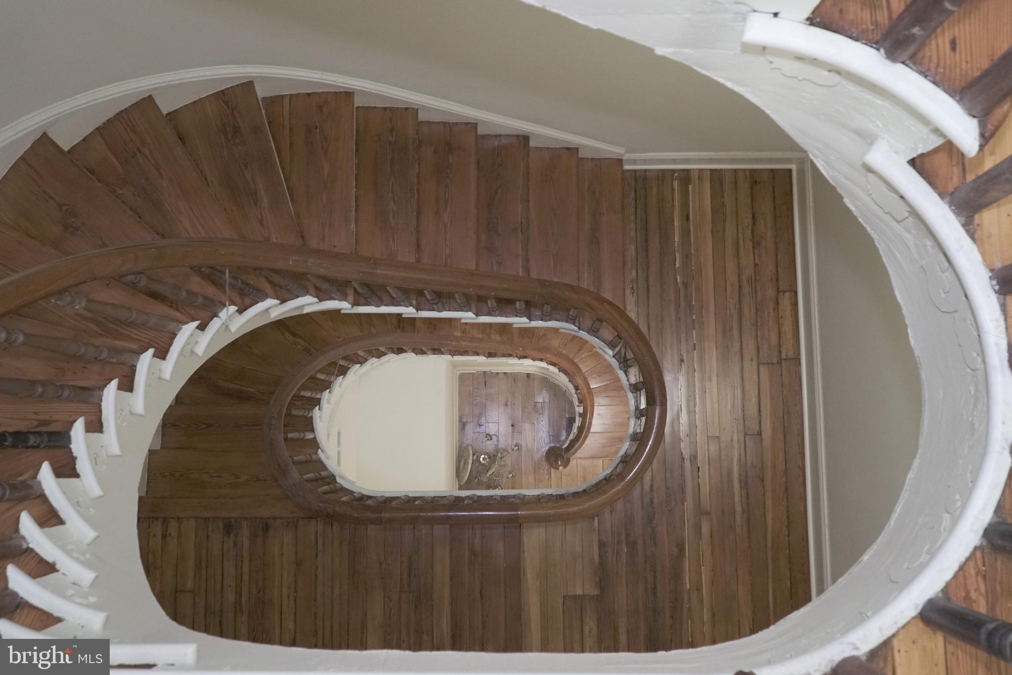 MOUNT VERNON PLACE HISTORIC DISTRICT - Residential Lease