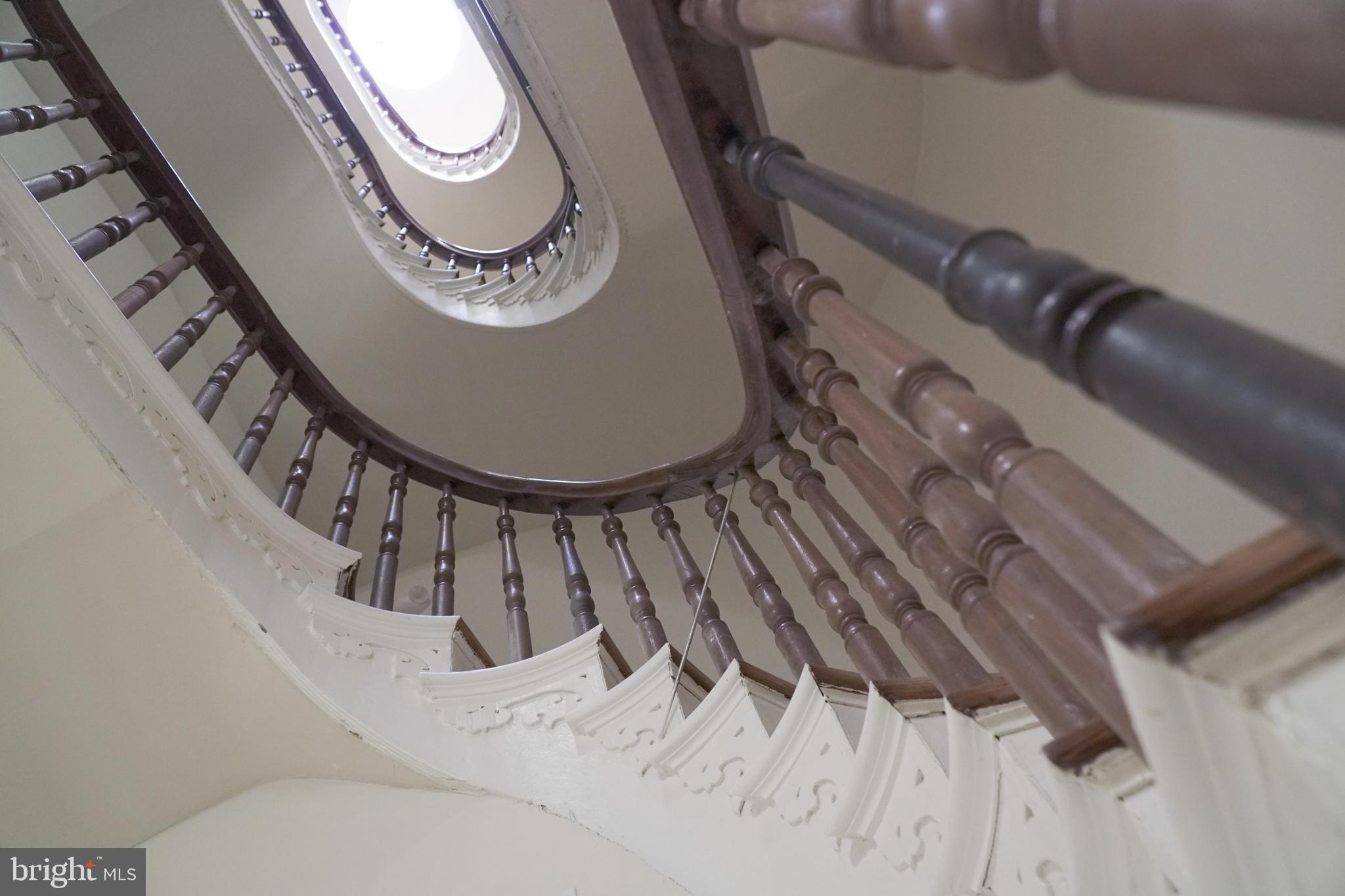 MOUNT VERNON PLACE HISTORIC DISTRICT - Residential Lease