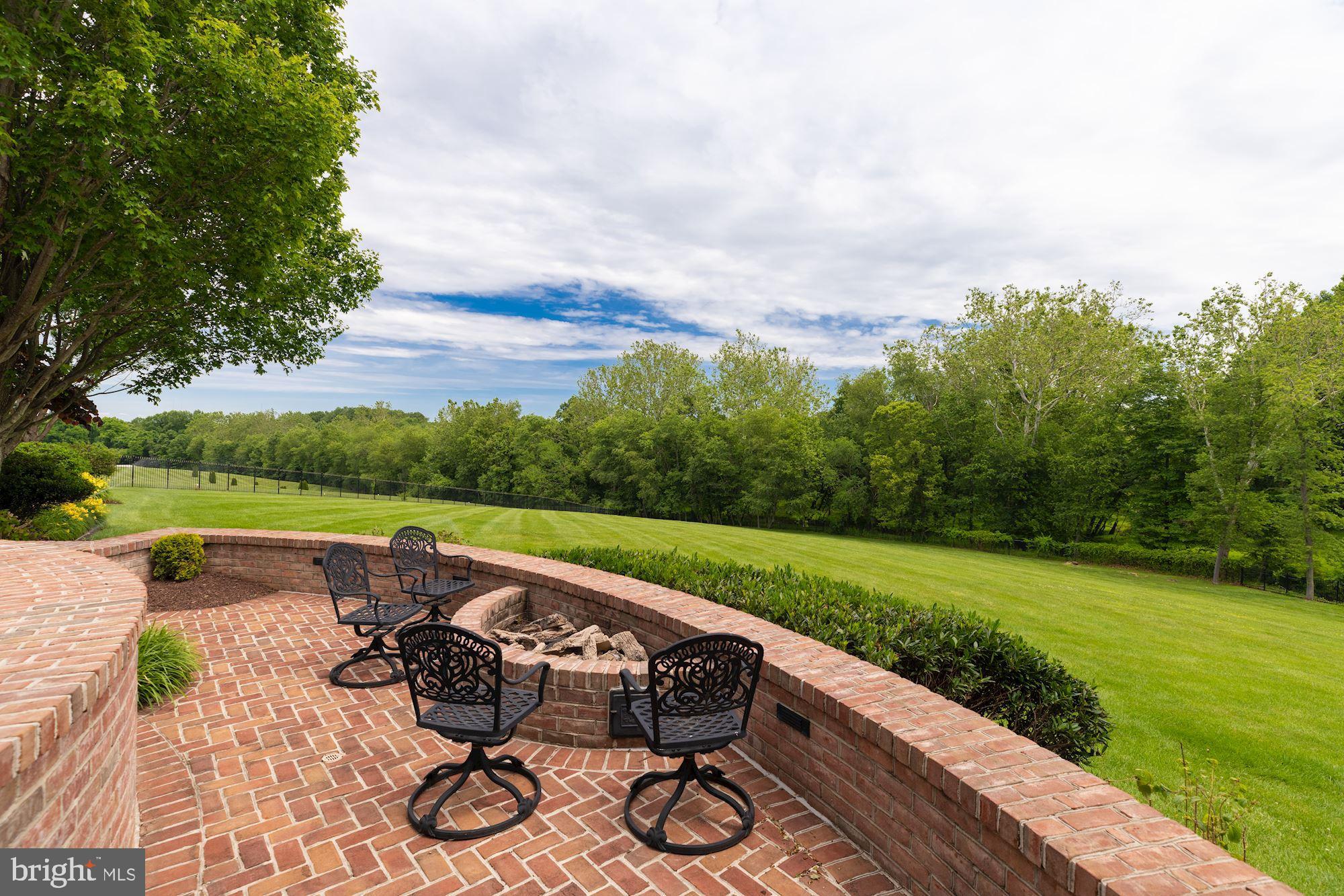 SENECA HIGHLANDS - Residential