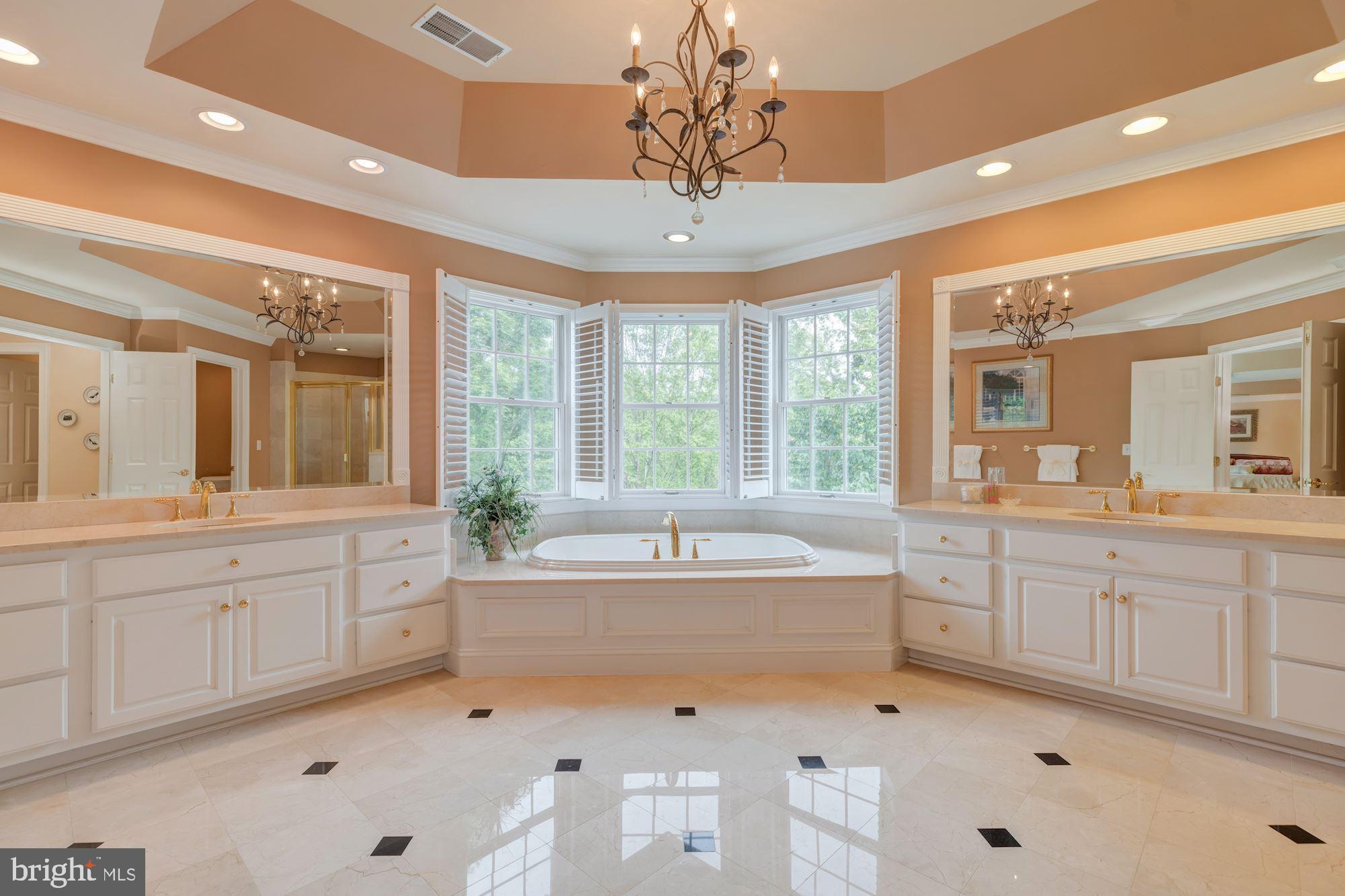 SENECA HIGHLANDS - Residential