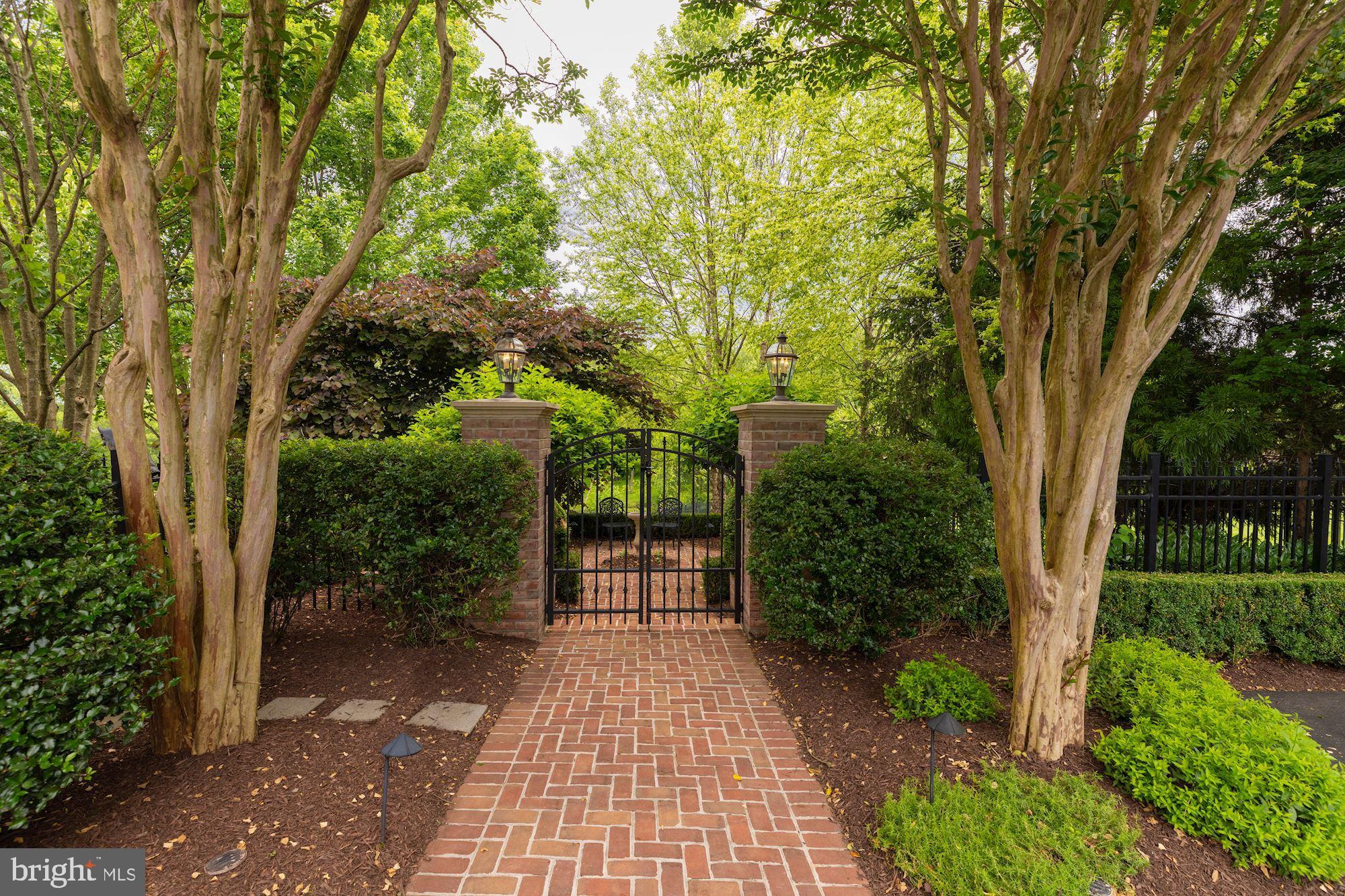 SENECA HIGHLANDS - Residential