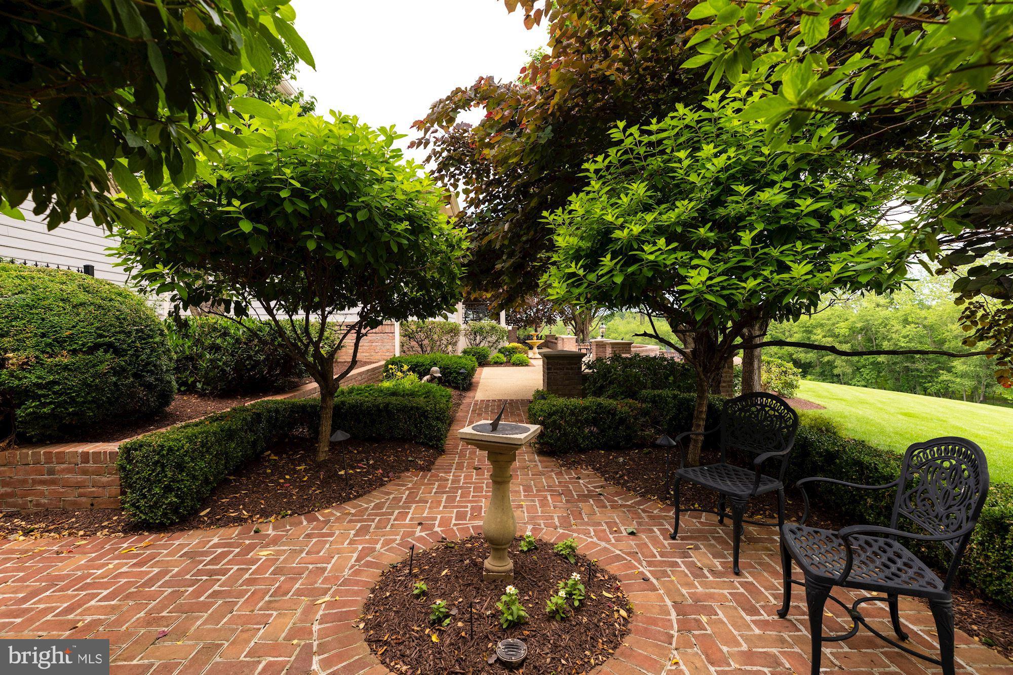 SENECA HIGHLANDS - Residential