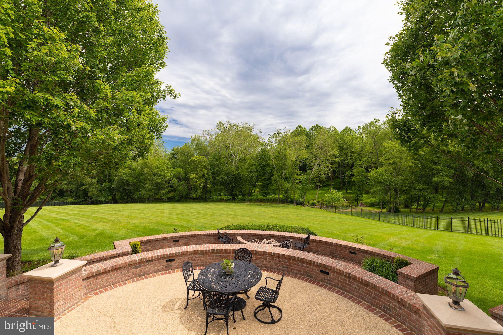 SENECA HIGHLANDS - Residential