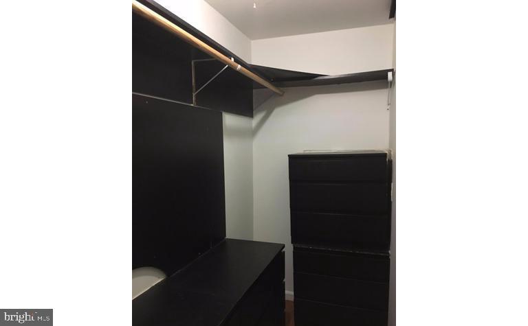 YORKTOWNE SQUARE - Residential