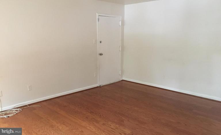 YORKTOWNE SQUARE - Residential