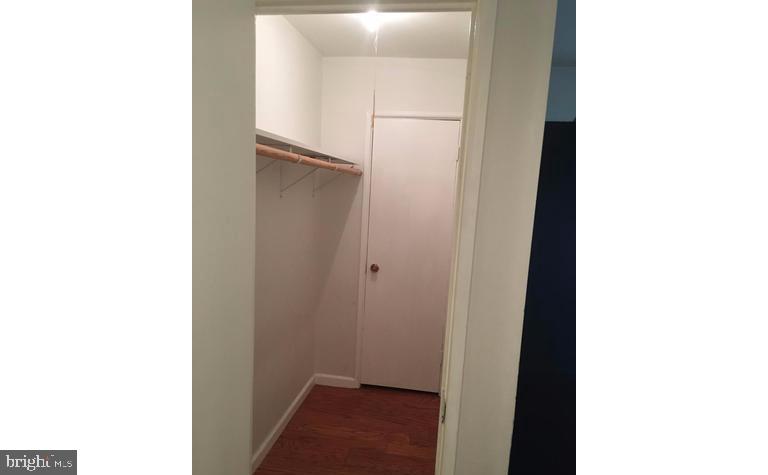 YORKTOWNE SQUARE - Residential