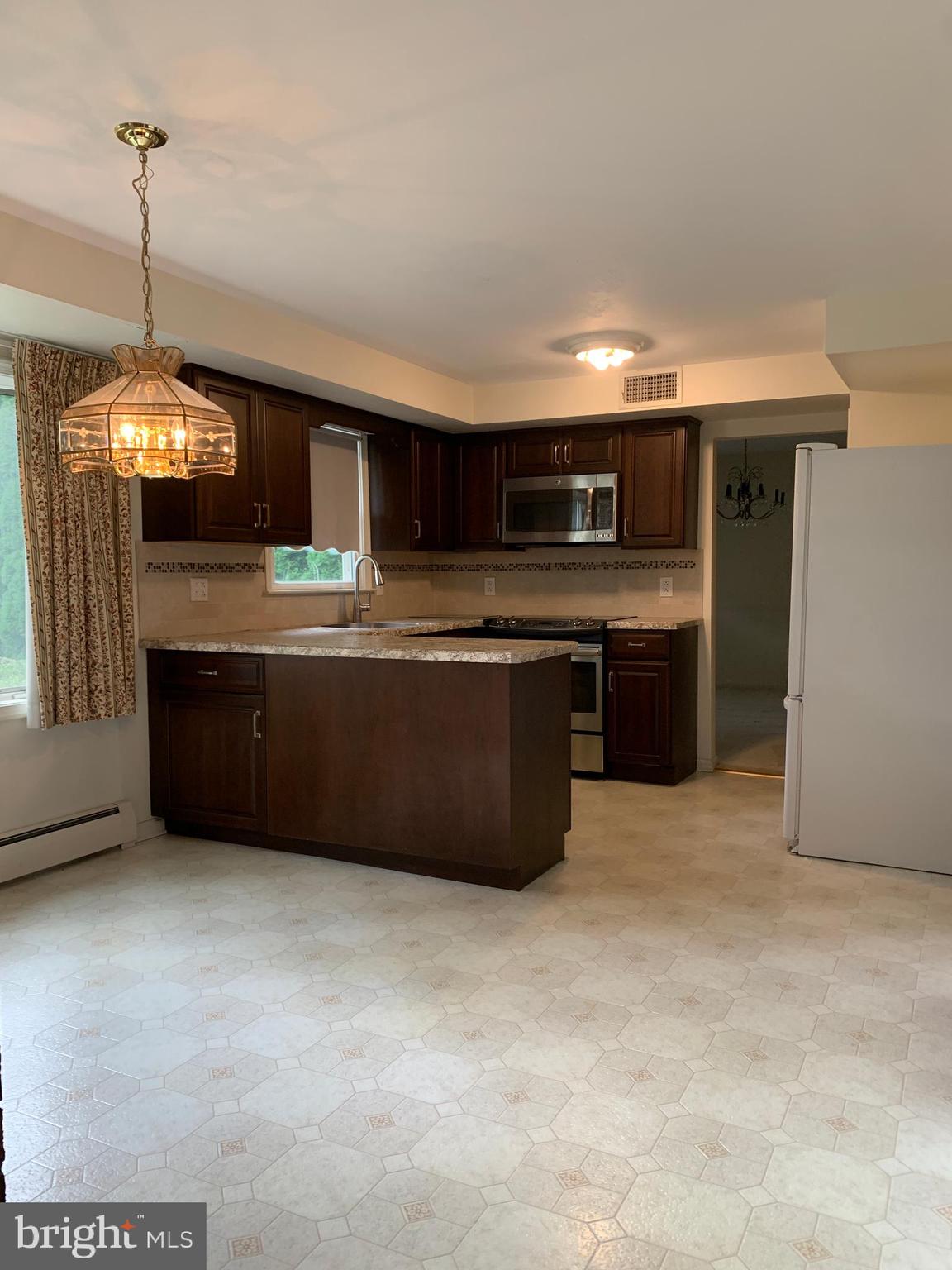 HEDGEROW WOODS - Residential