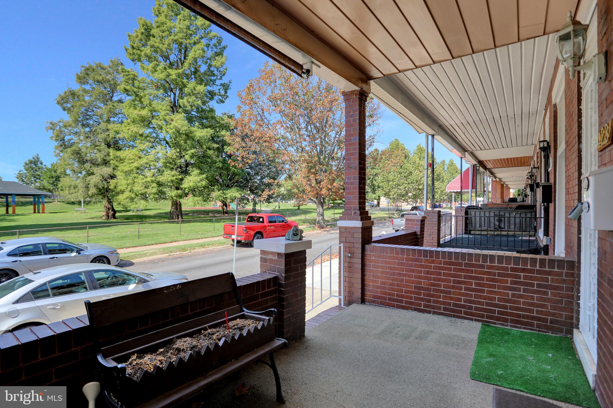 ELLWOOD PARK - Residential