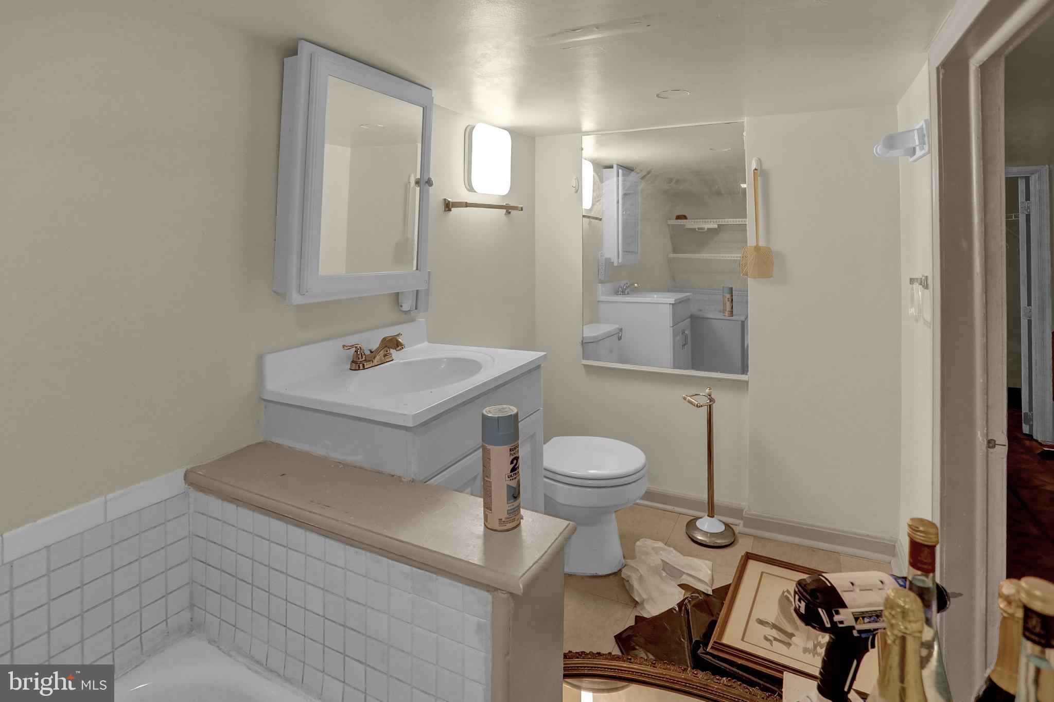 ELLWOOD PARK - Residential